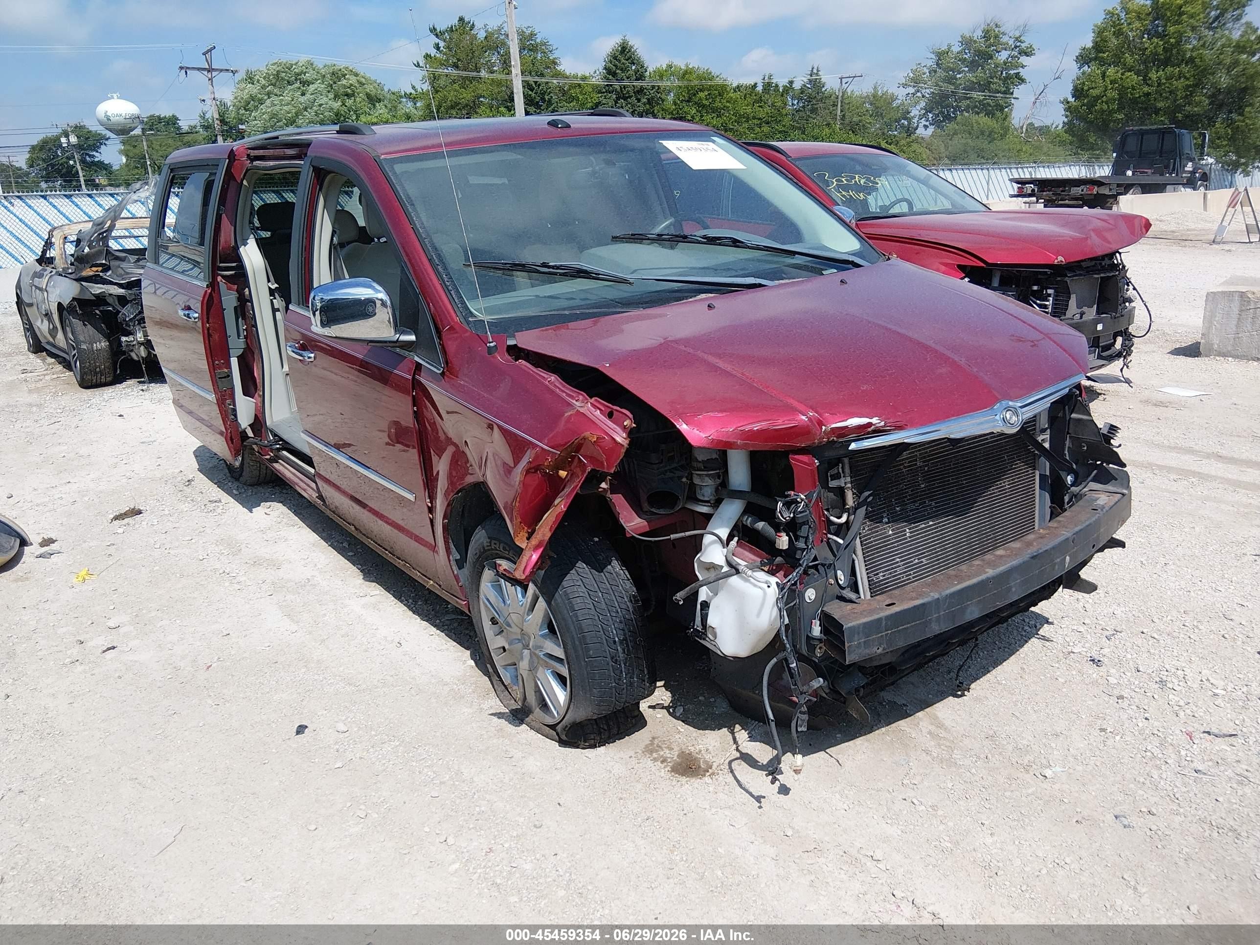 2010 Chrysler Town & Country New Limited Red vin: 2A4RR7DX2AR403976