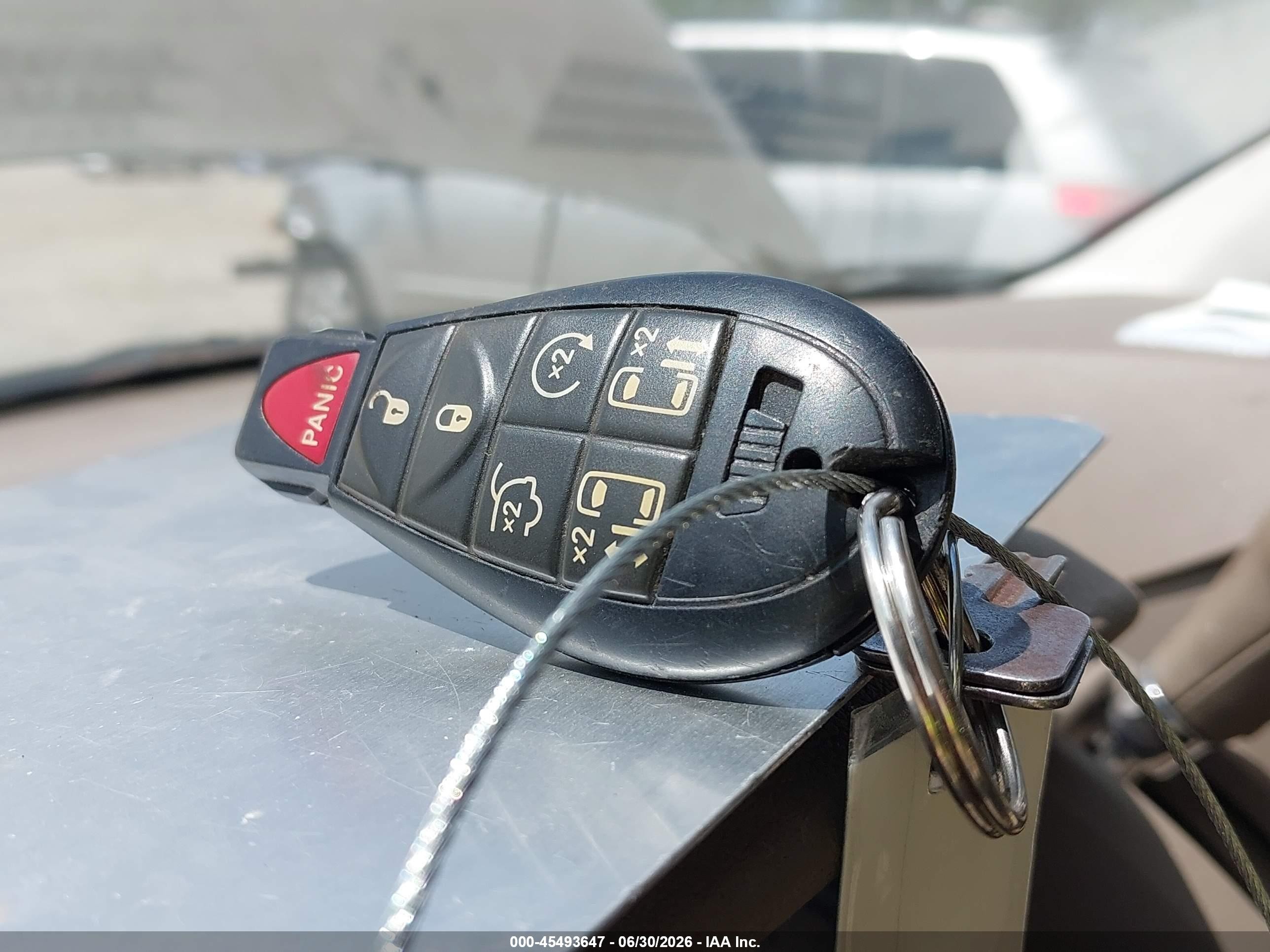 2010 Chrysler Town & Country New Limited Золотой vin: 2A4RR7DX6AR322236
