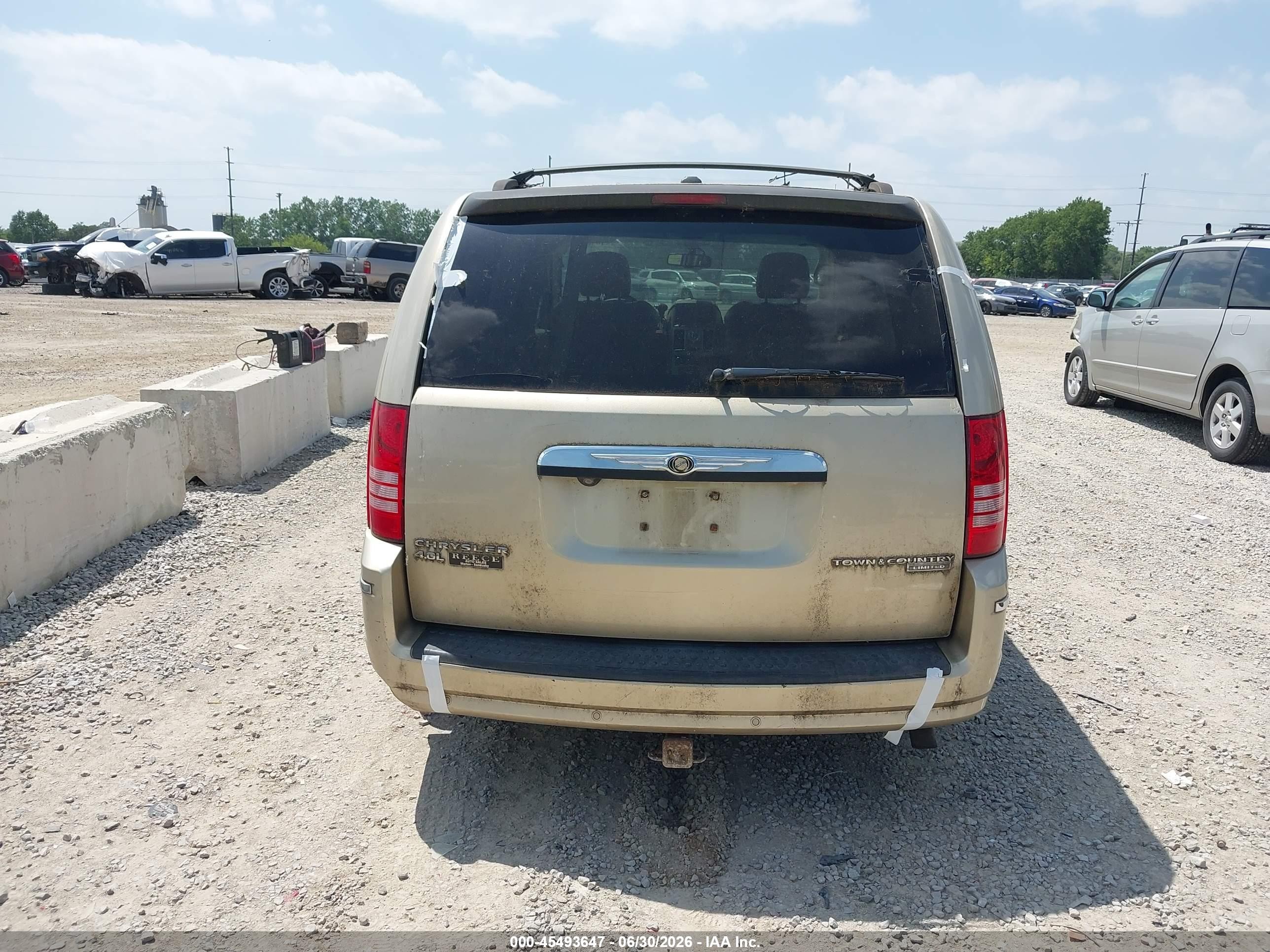 2010 Chrysler Town & Country New Limited Золотой vin: 2A4RR7DX6AR322236