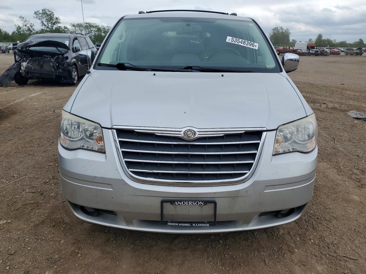 2010 Chrysler Town & Country Touring Plus White vin: 2A4RR8D10AR449856