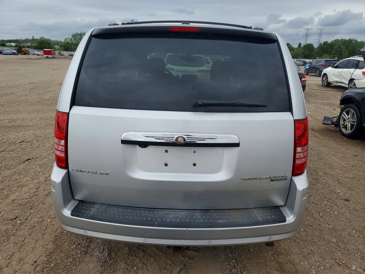 2010 Chrysler Town & Country Touring Plus White vin: 2A4RR8D10AR449856