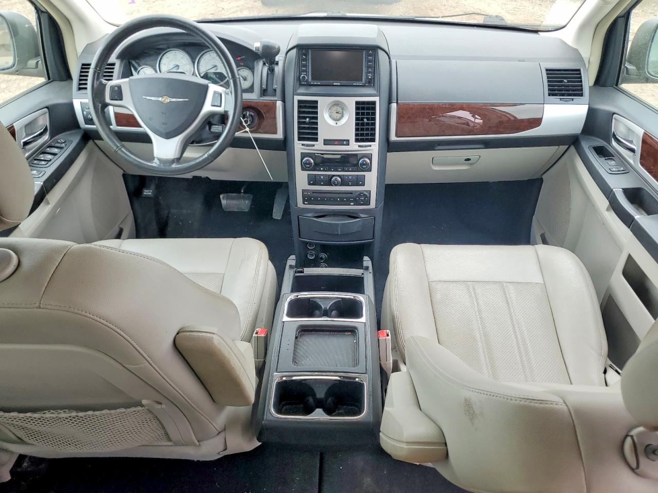 2010 Chrysler Town & Country Touring Plus White vin: 2A4RR8D10AR449856