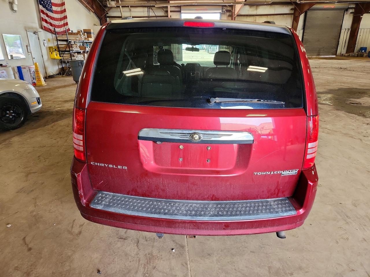 2010 Chrysler Town & Country Touring Plus Красный vin: 2A4RR8D14AR449858