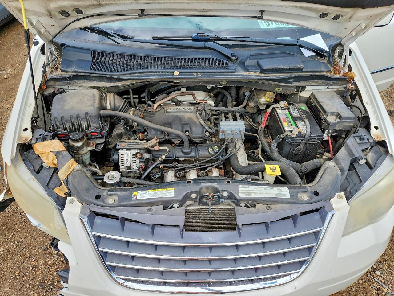 2010 Chrysler Town & Country Touring Plus White vin: 2A4RR8D16AR494087