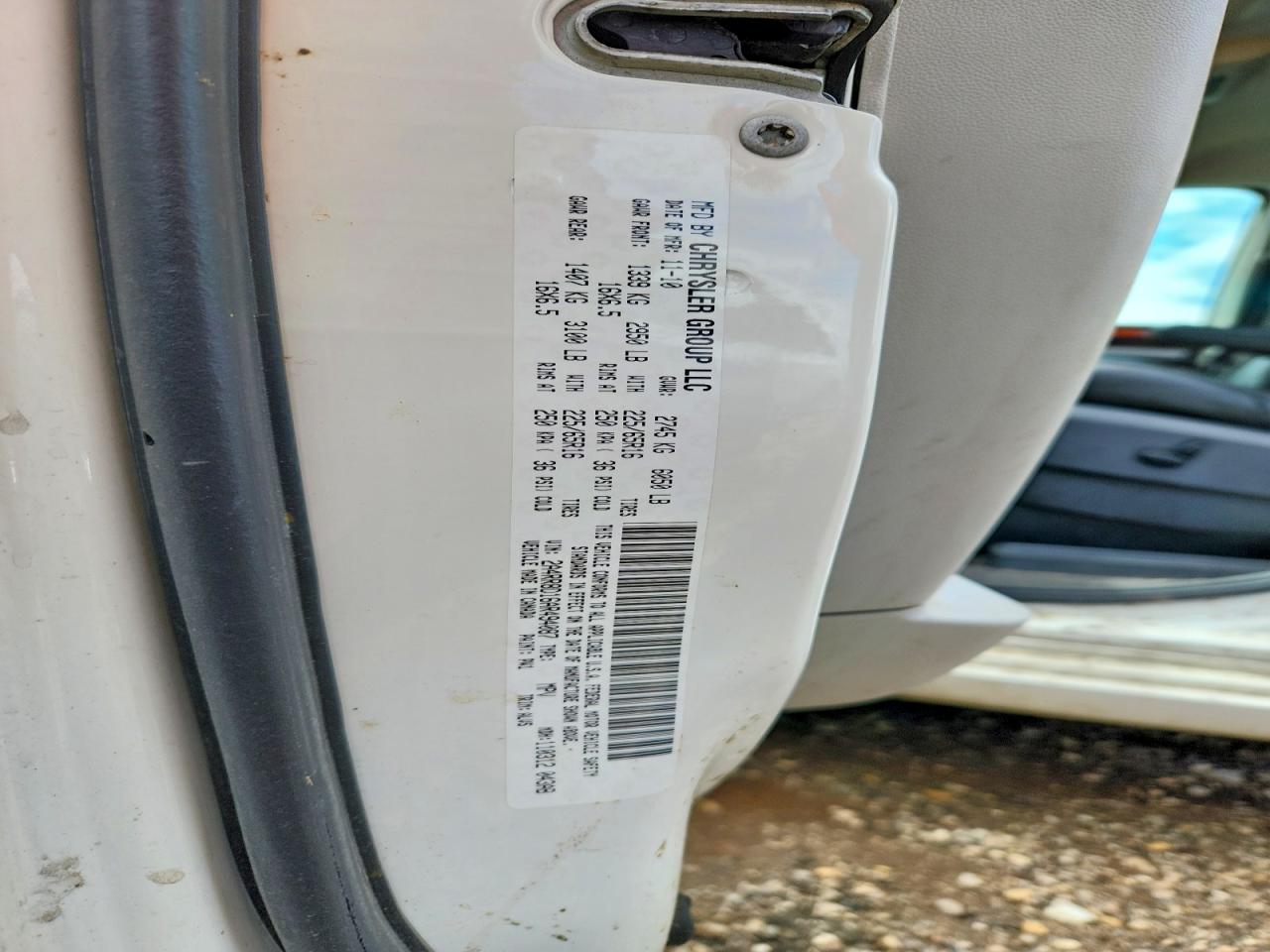 2010 Chrysler Town & Country Touring Plus White vin: 2A4RR8D16AR494087