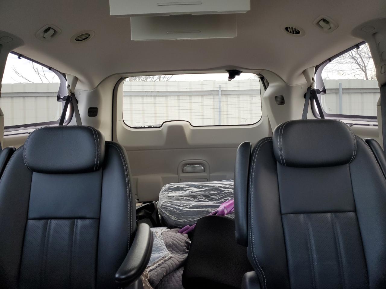 2010 Chrysler Town & Country Touring Plus Синий vin: 2A4RR8D17AR415803