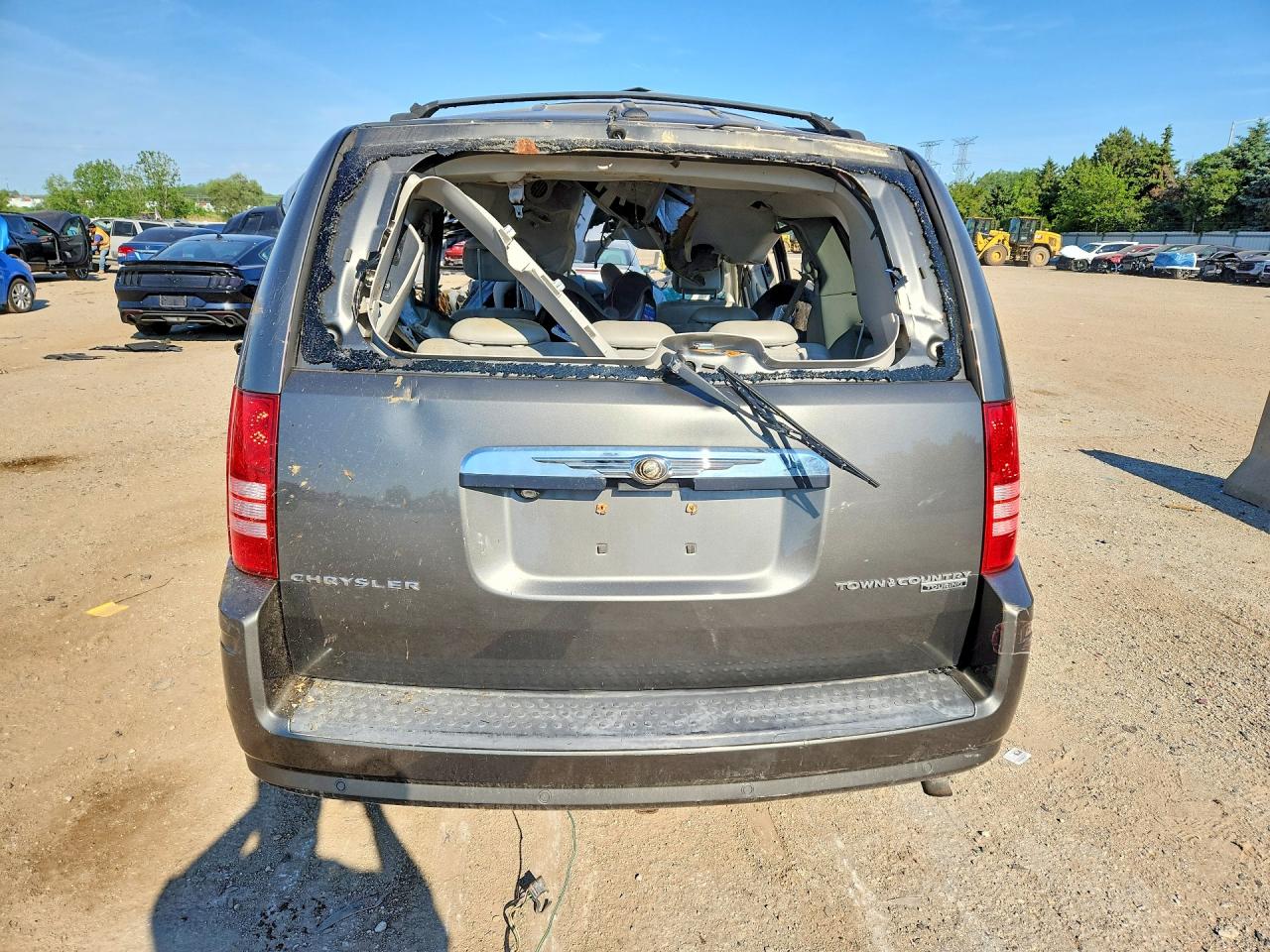 2010 Chrysler Town & Country Touring Plus Серый vin: 2A4RR8D19AR449175