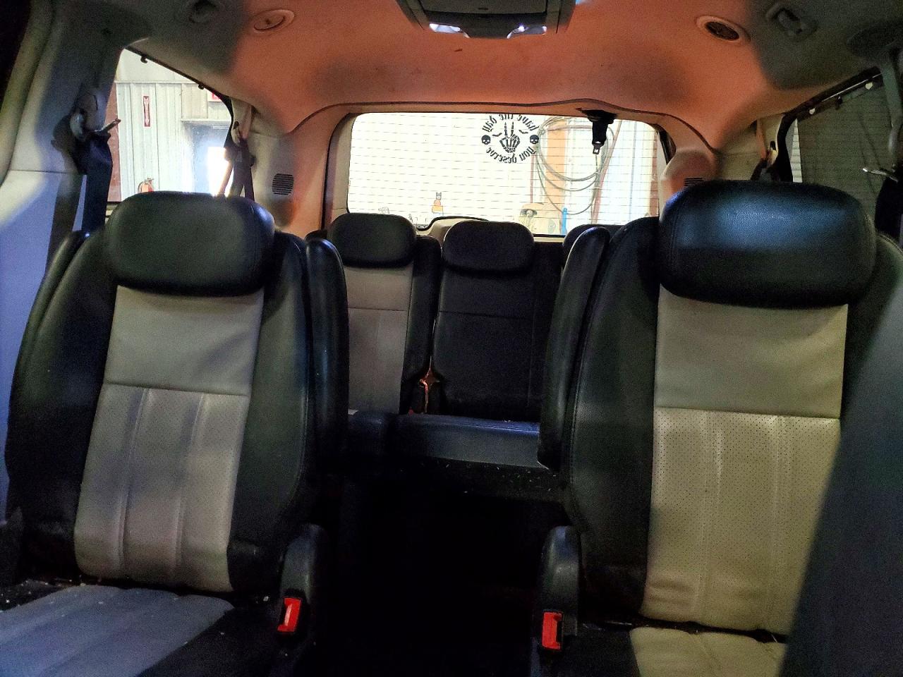 2010 Chrysler Town & Country Touring Plus Черный vin: 2A4RR8D1XAR422809