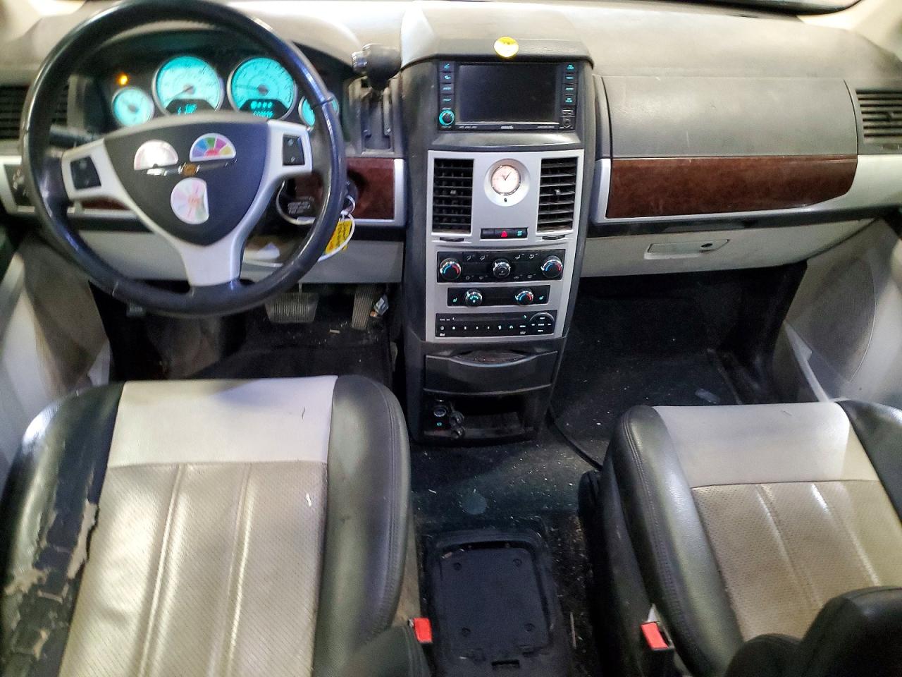 2010 Chrysler Town & Country Touring Plus Черный vin: 2A4RR8D1XAR422809