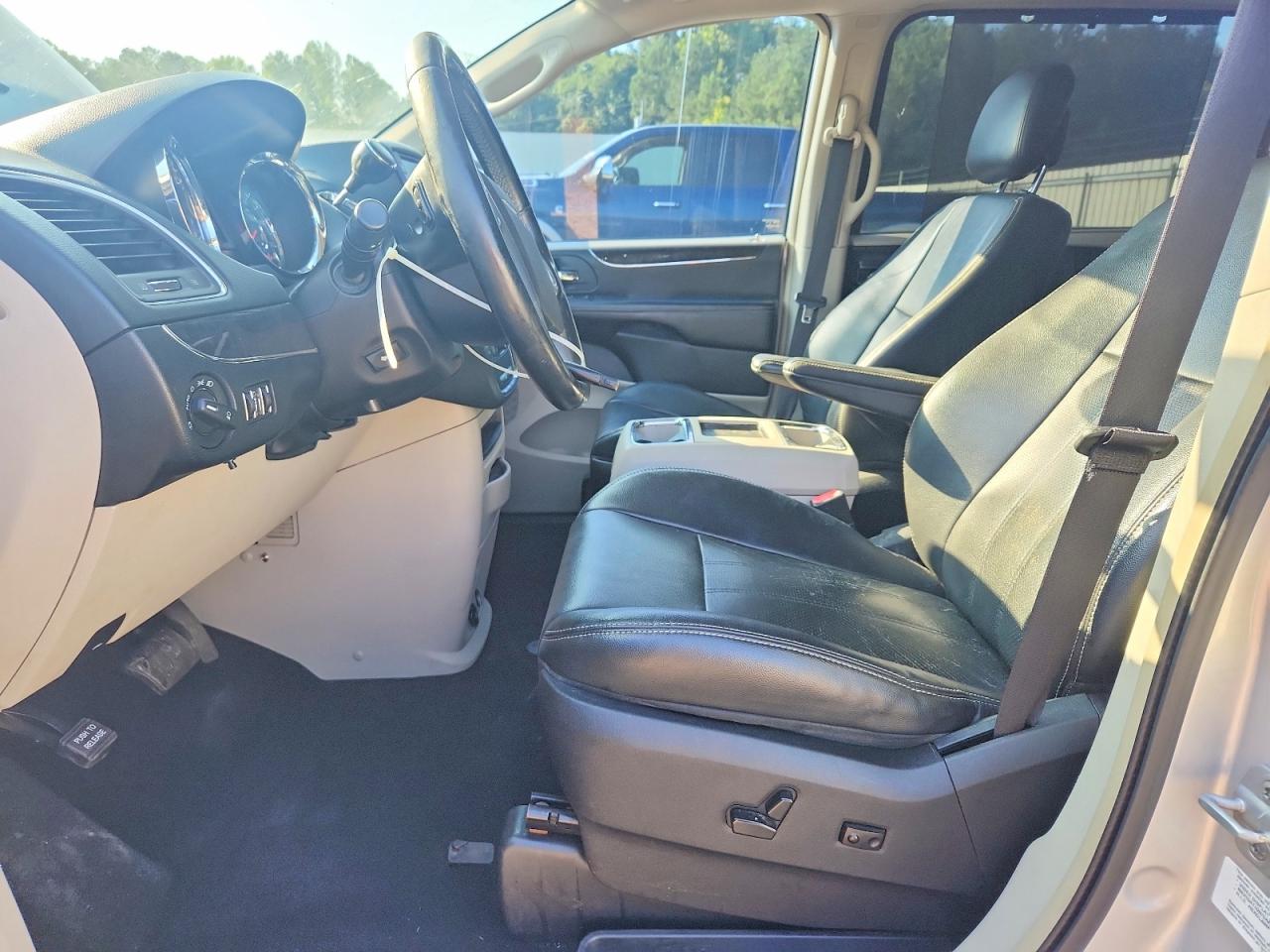 2011 Chrysler Town & Country Touring L Черный vin: 2A4RR8DG0BR609255