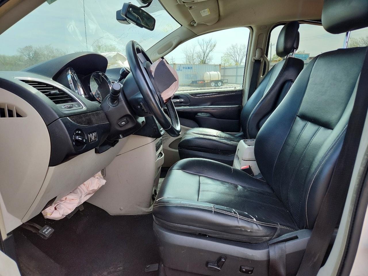 2011 Chrysler Town & Country Touring L Silver vin: 2A4RR8DG0BR713518
