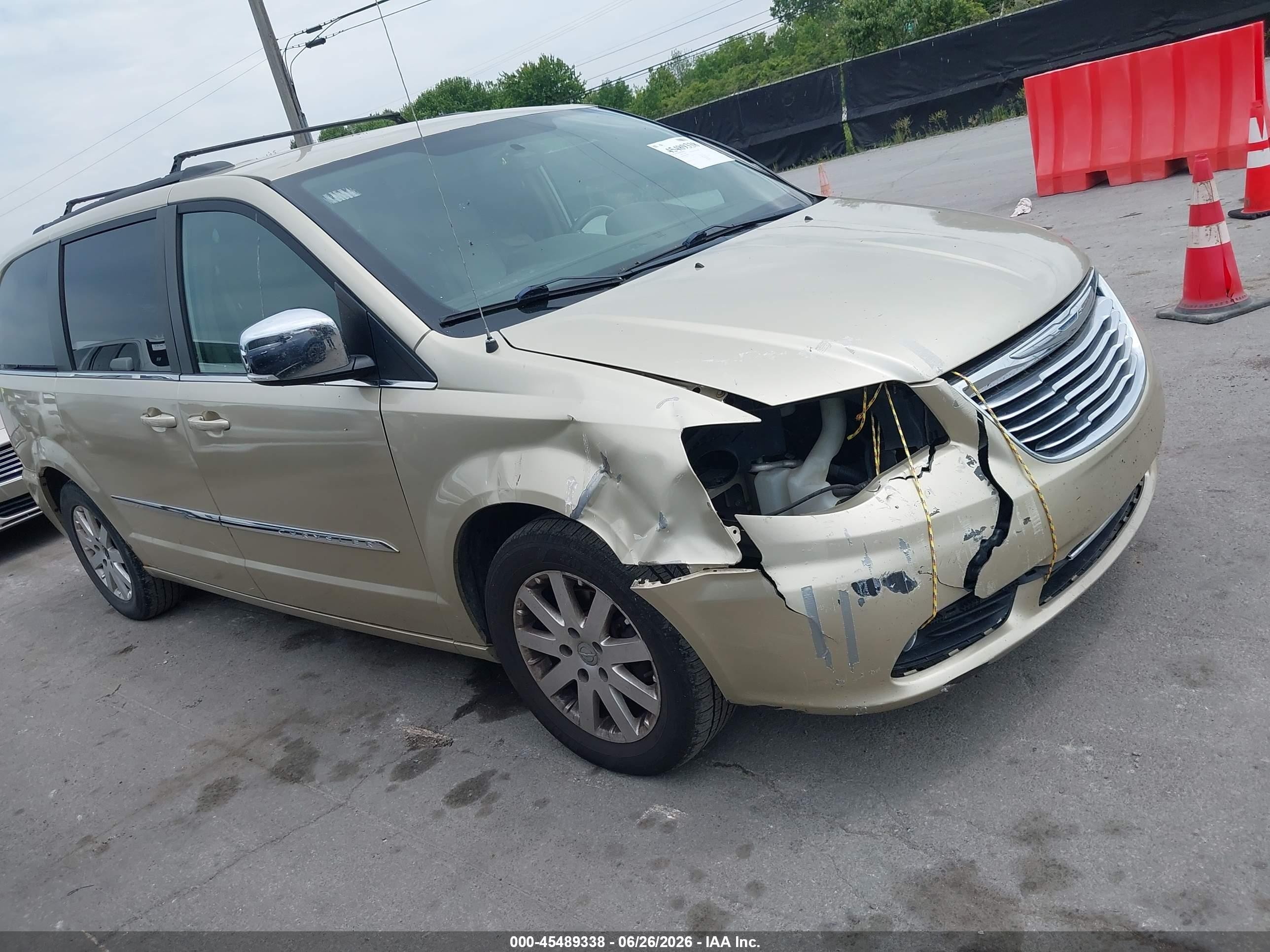 2011 Chrysler Town & Country Touring-l Beige vin: 2A4RR8DG0BR780698
