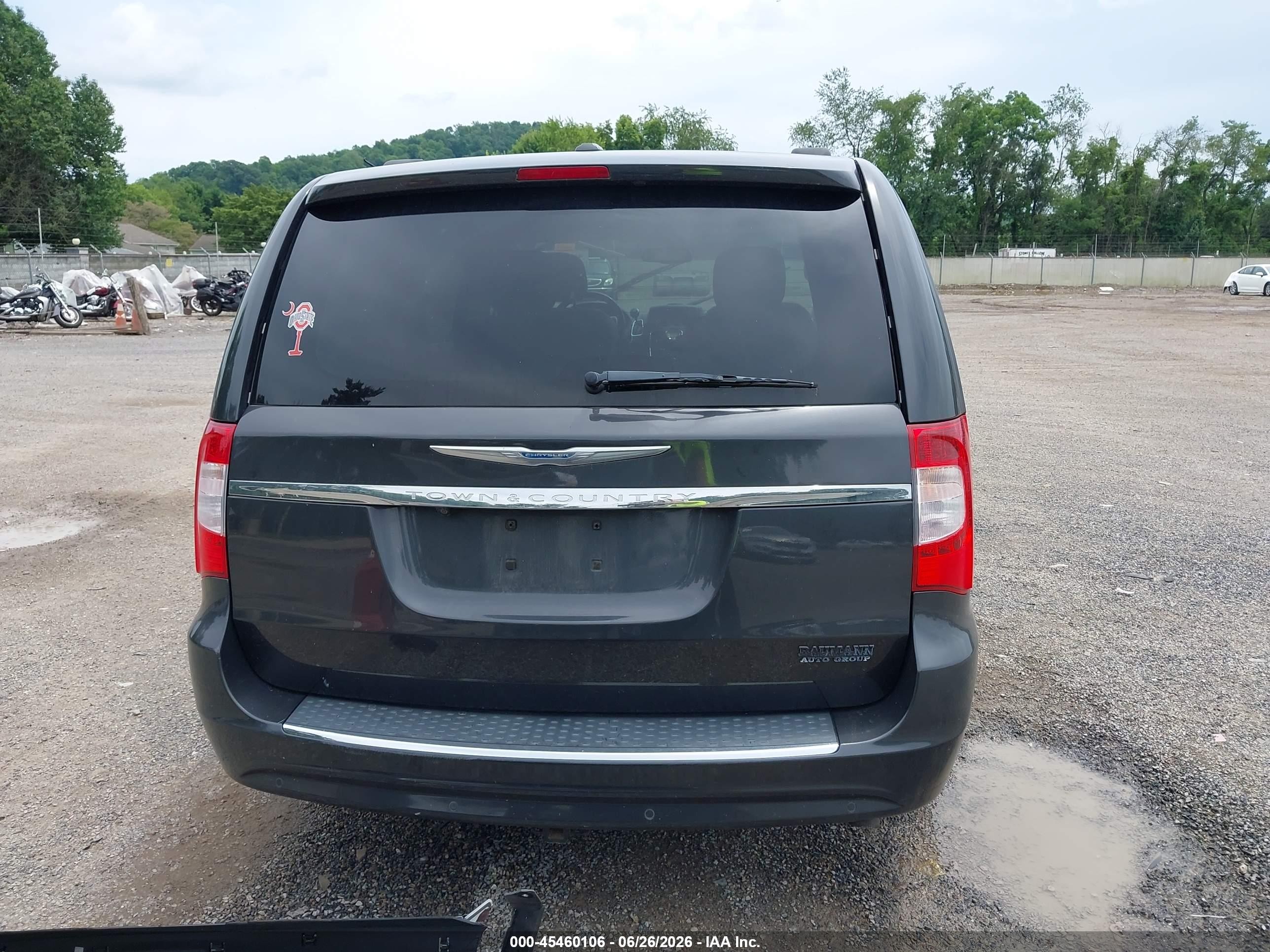 2011 Chrysler Town & Country Touring-l Black vin: 2A4RR8DG2BR633735