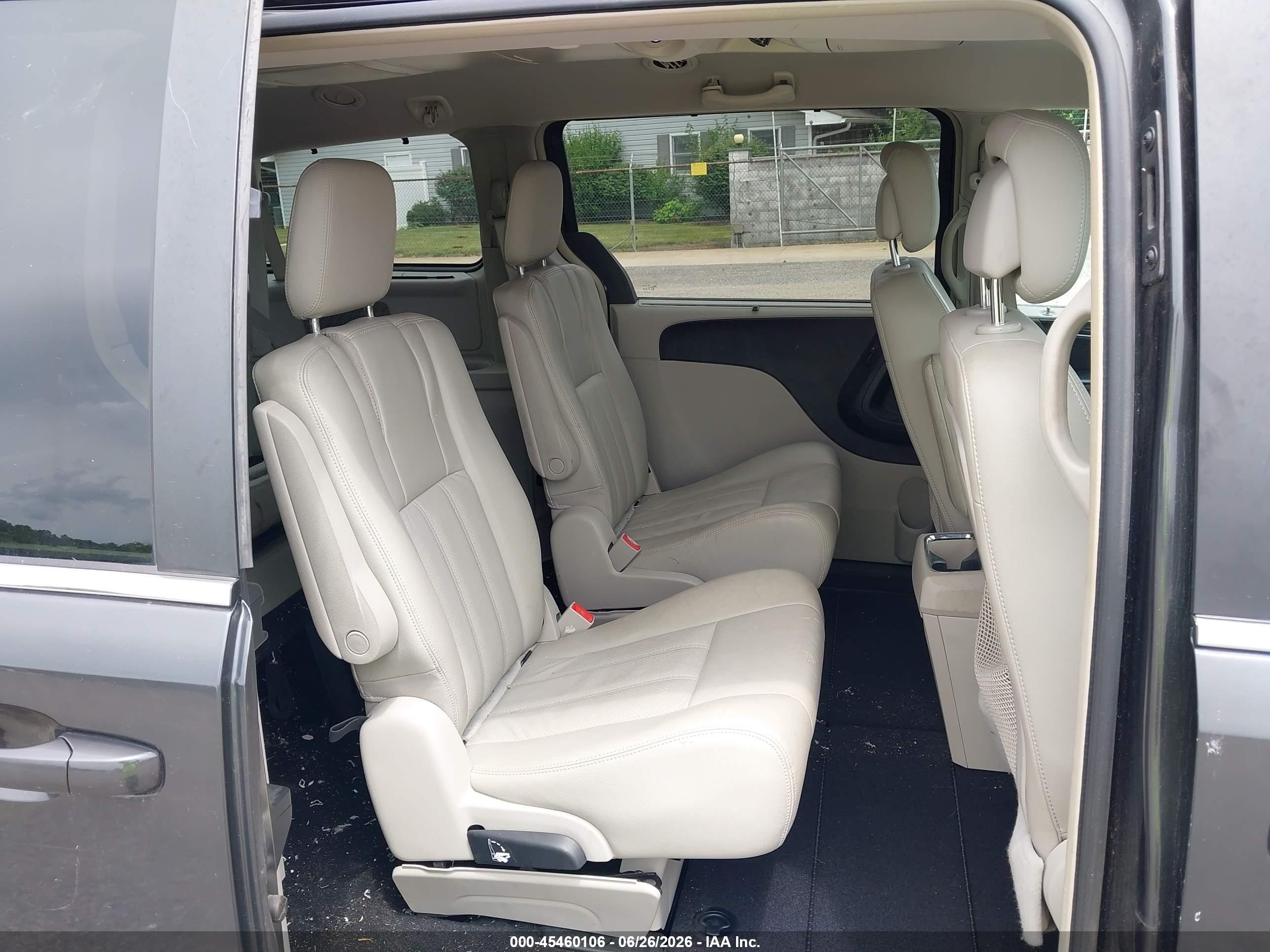 2011 Chrysler Town & Country Touring-l Black vin: 2A4RR8DG2BR633735