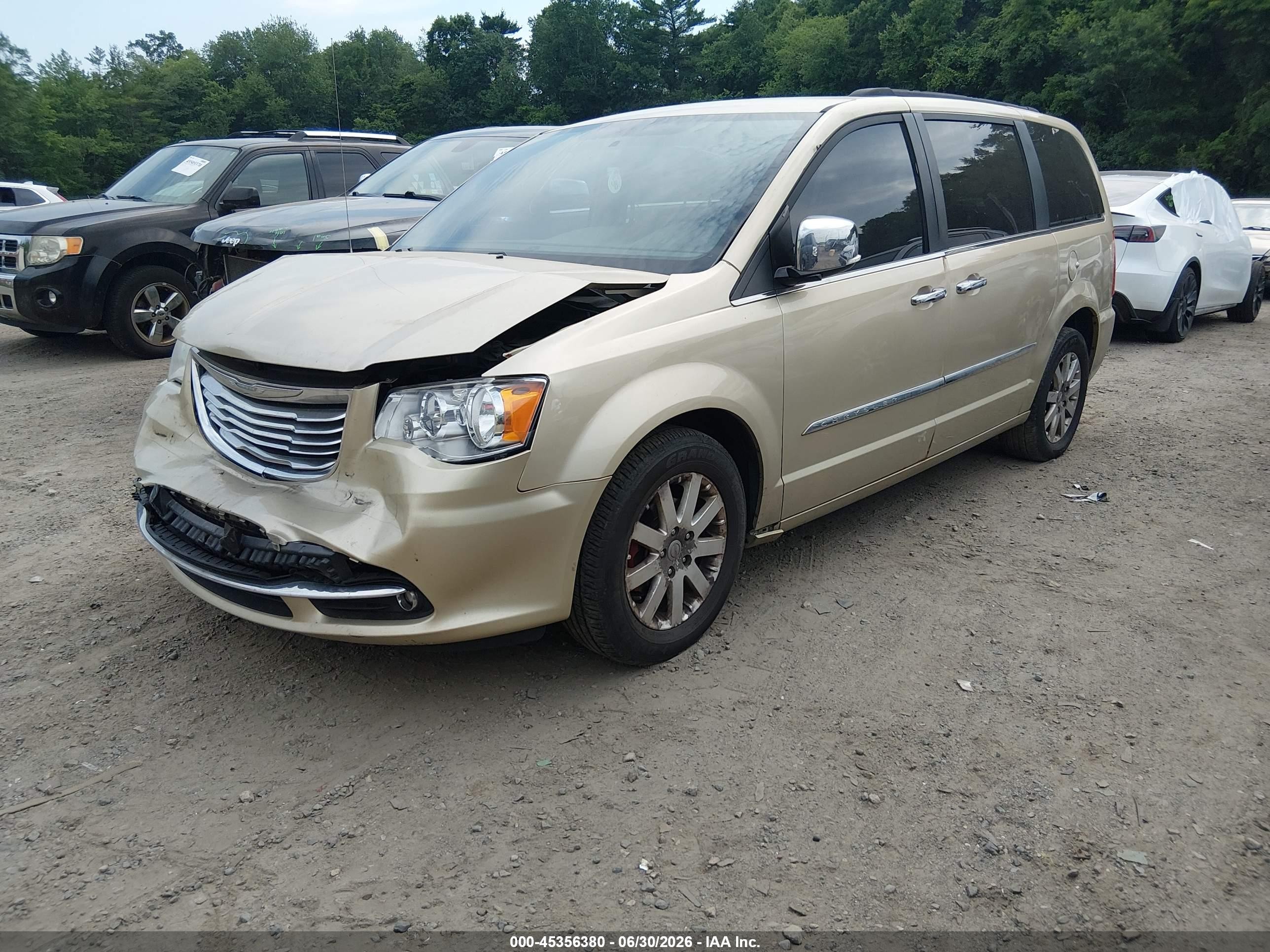 2011 Chrysler Town & Country Touring-l Gold vin: 2A4RR8DG2BR635002