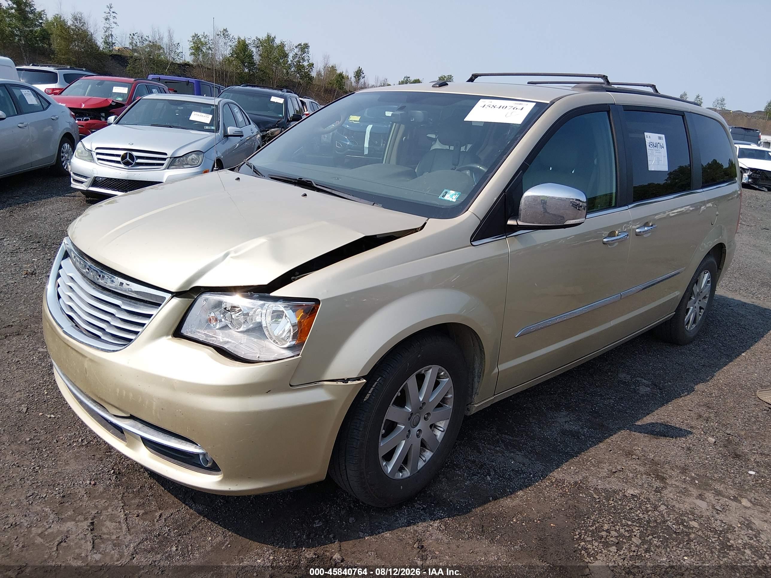 2011 Chrysler Town & Country Touring-l Gold vin: 2A4RR8DG2BR704478