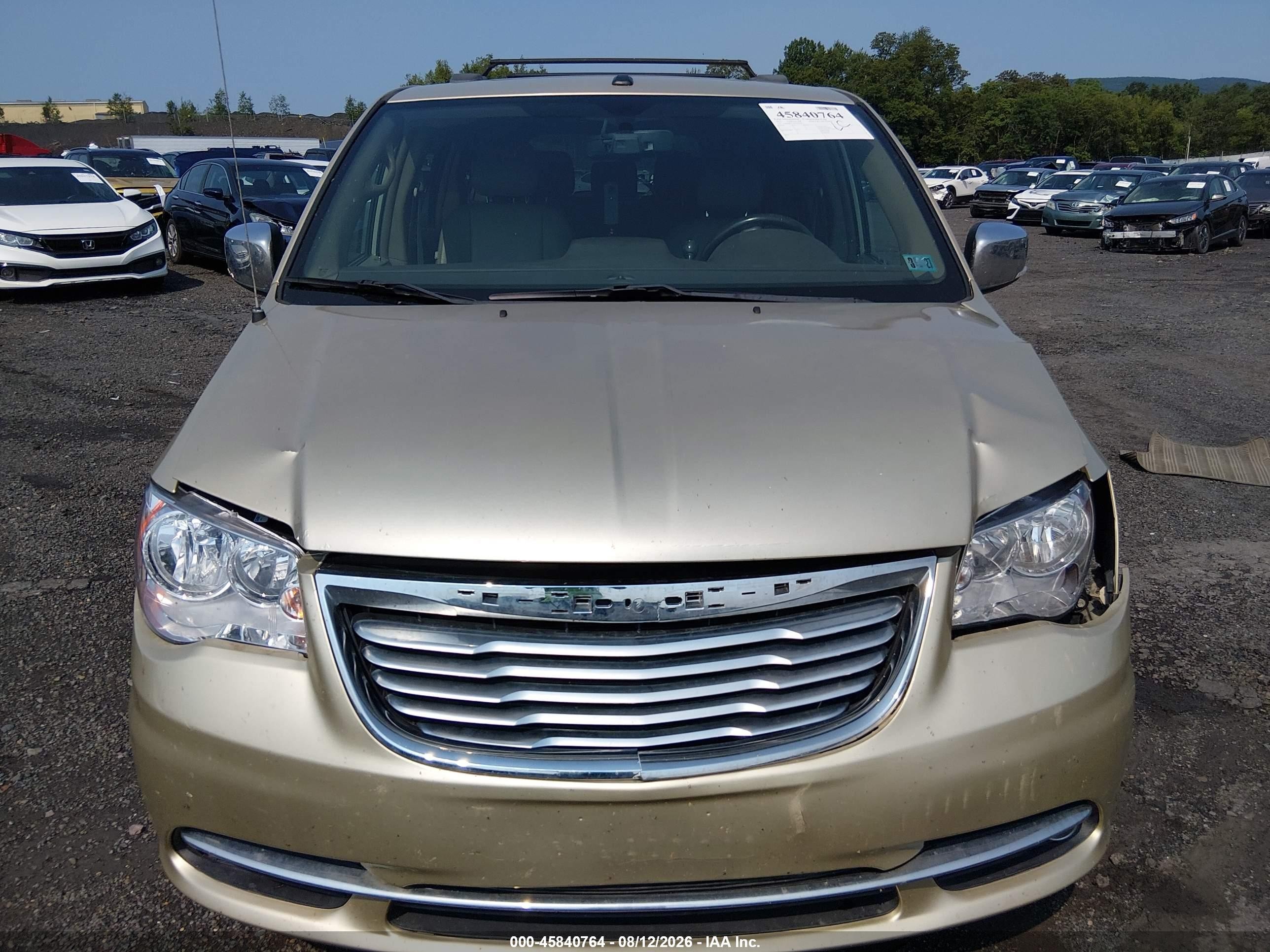 2011 Chrysler Town & Country Touring-l Gold vin: 2A4RR8DG2BR704478