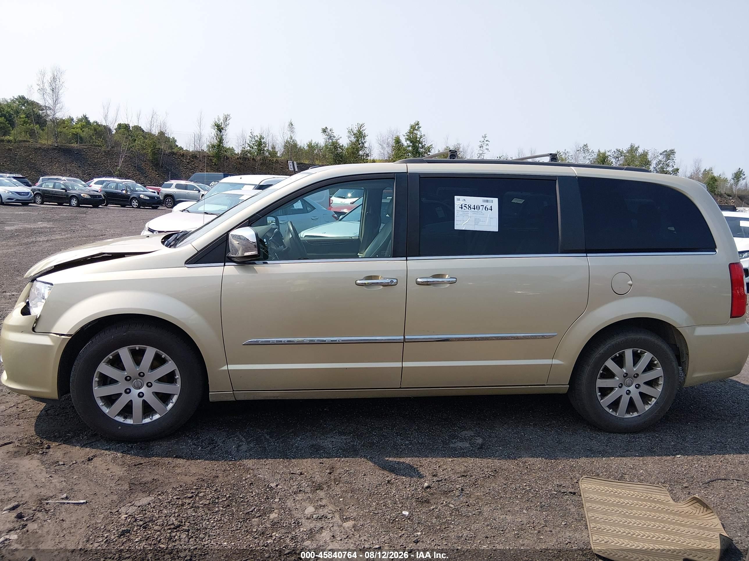 2011 Chrysler Town & Country Touring-l Gold vin: 2A4RR8DG2BR704478