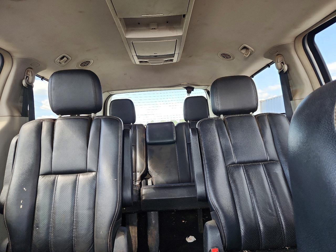 2011 Chrysler Town & Country Touring L Silver vin: 2A4RR8DG2BR734466