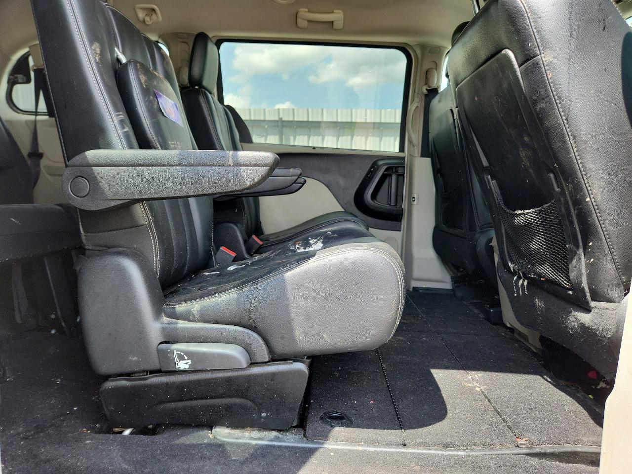 2011 Chrysler Town & Country Touring L Gray vin: 2A4RR8DG2BR799043