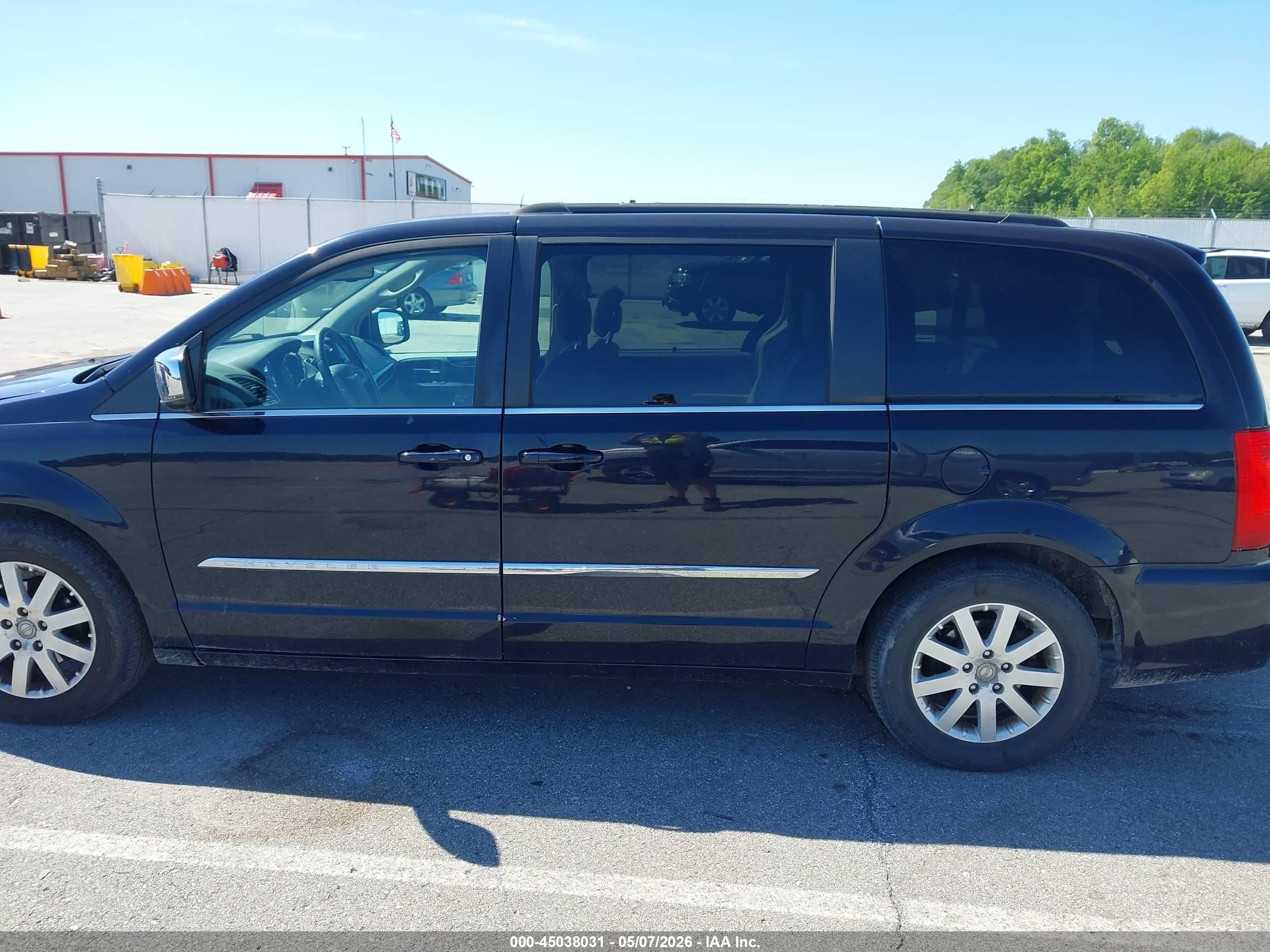 2011 Chrysler Town & Country Touring-l Black vin: 2A4RR8DG3BR613784