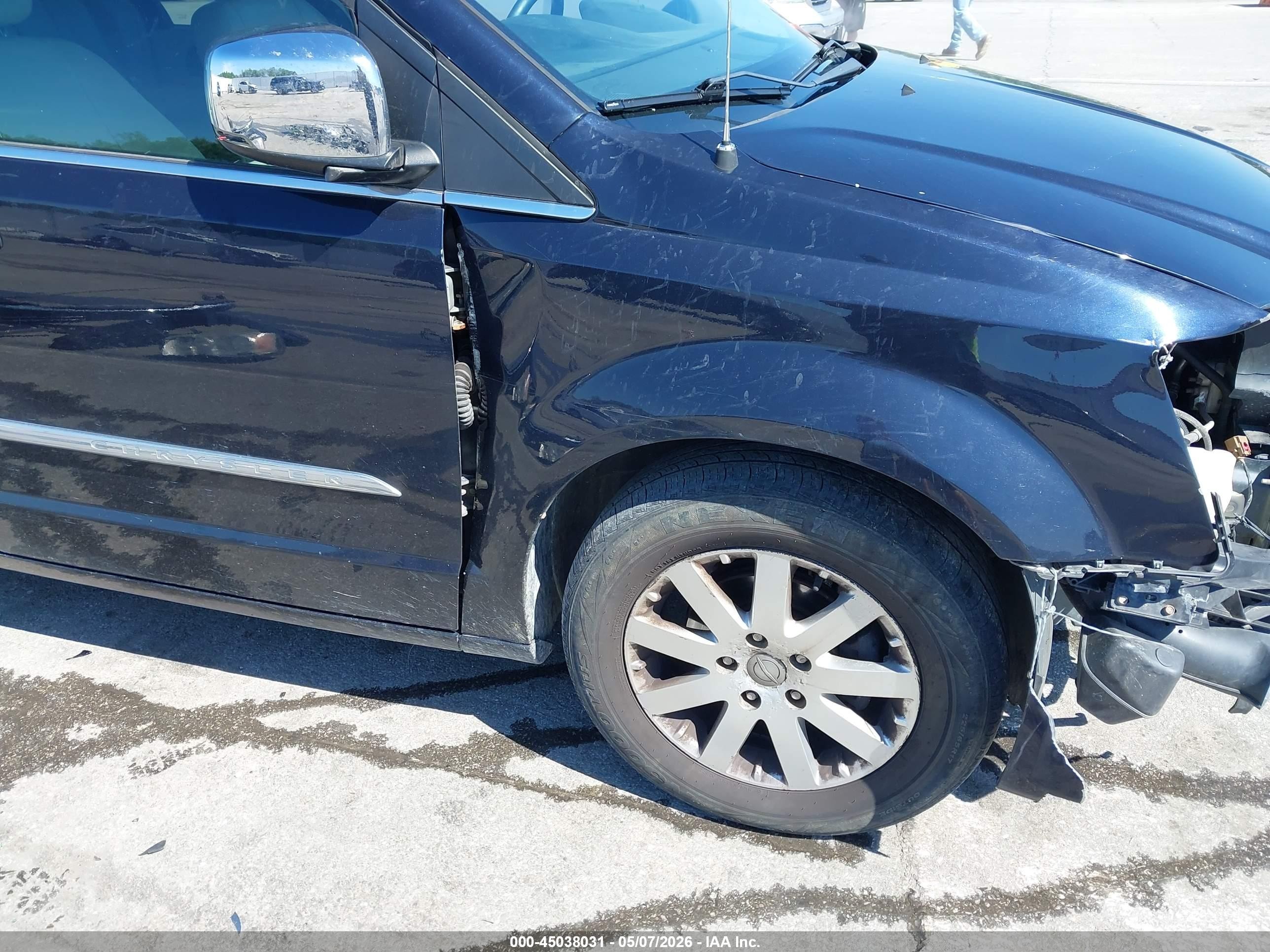 2011 Chrysler Town & Country Touring-l Black vin: 2A4RR8DG3BR613784