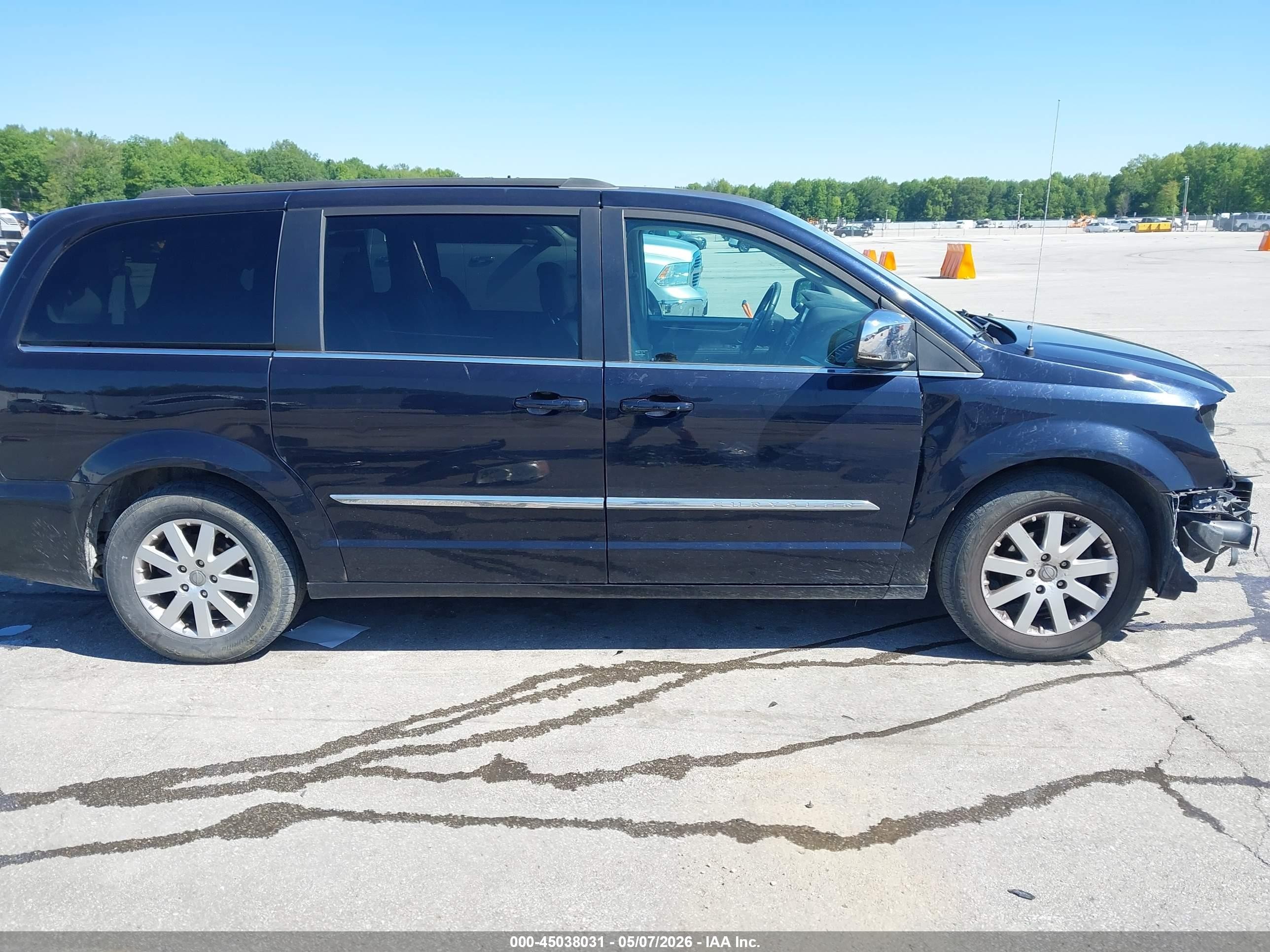 2011 Chrysler Town & Country Touring-l Black vin: 2A4RR8DG3BR613784