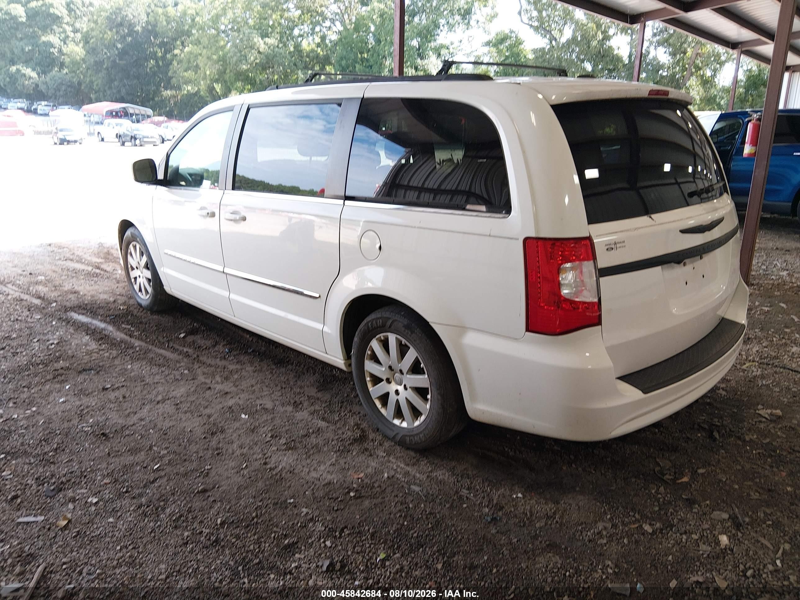 2011 Chrysler Town & Country Touring-l White vin: 2A4RR8DG3BR616040