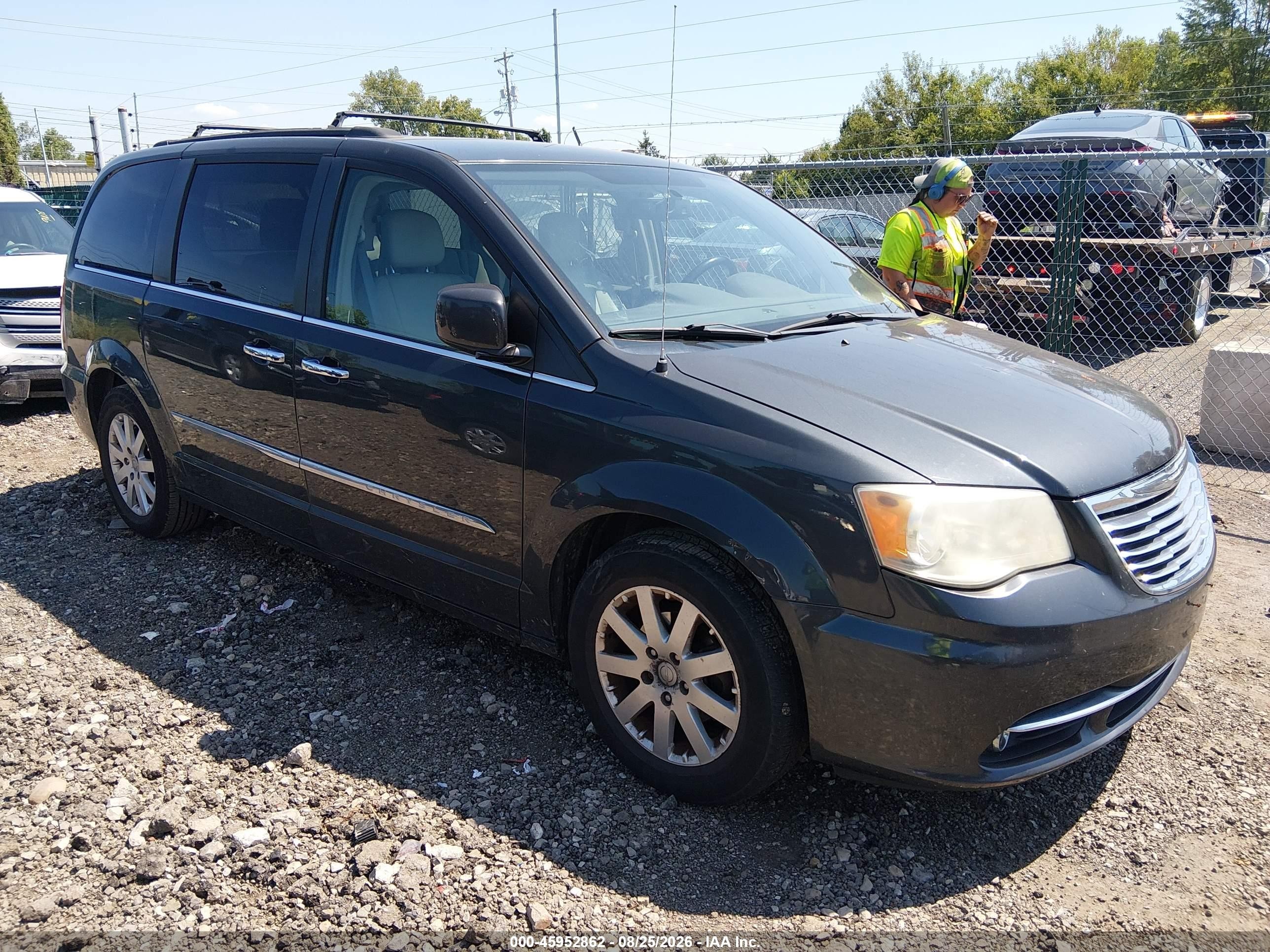 2011 Chrysler Town & Country Touring-l Gray vin: 2A4RR8DG3BR617172