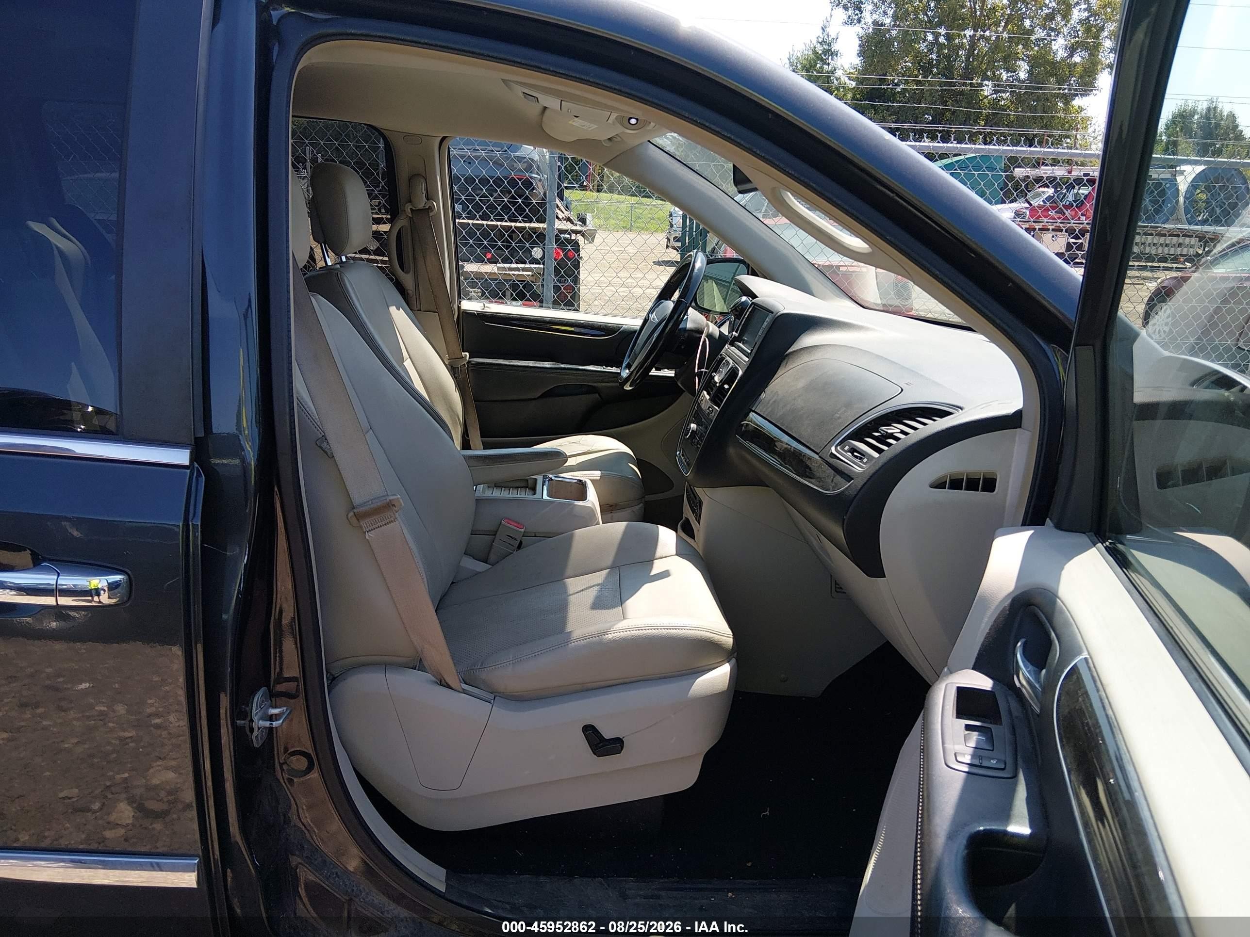 2011 Chrysler Town & Country Touring-l Gray vin: 2A4RR8DG3BR617172