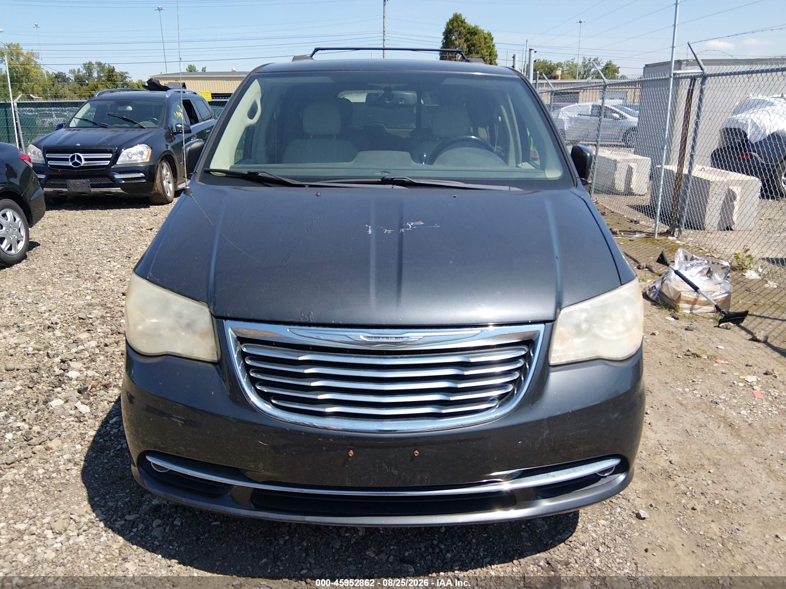 2011 Chrysler Town & Country Touring-l Gray vin: 2A4RR8DG3BR617172