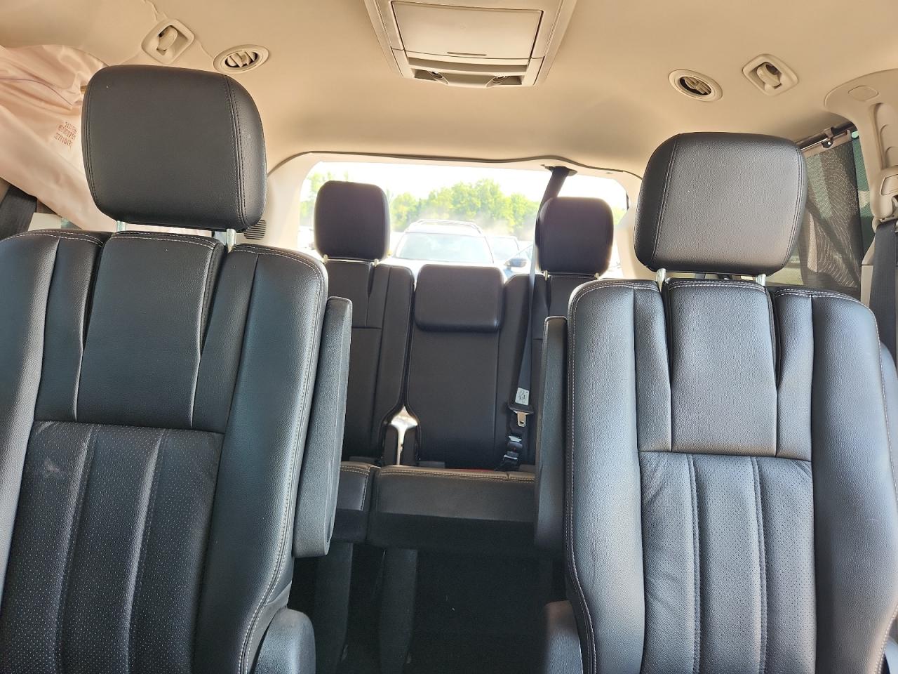 2011 Chrysler Town & Country Touring L Black vin: 2A4RR8DG3BR617687