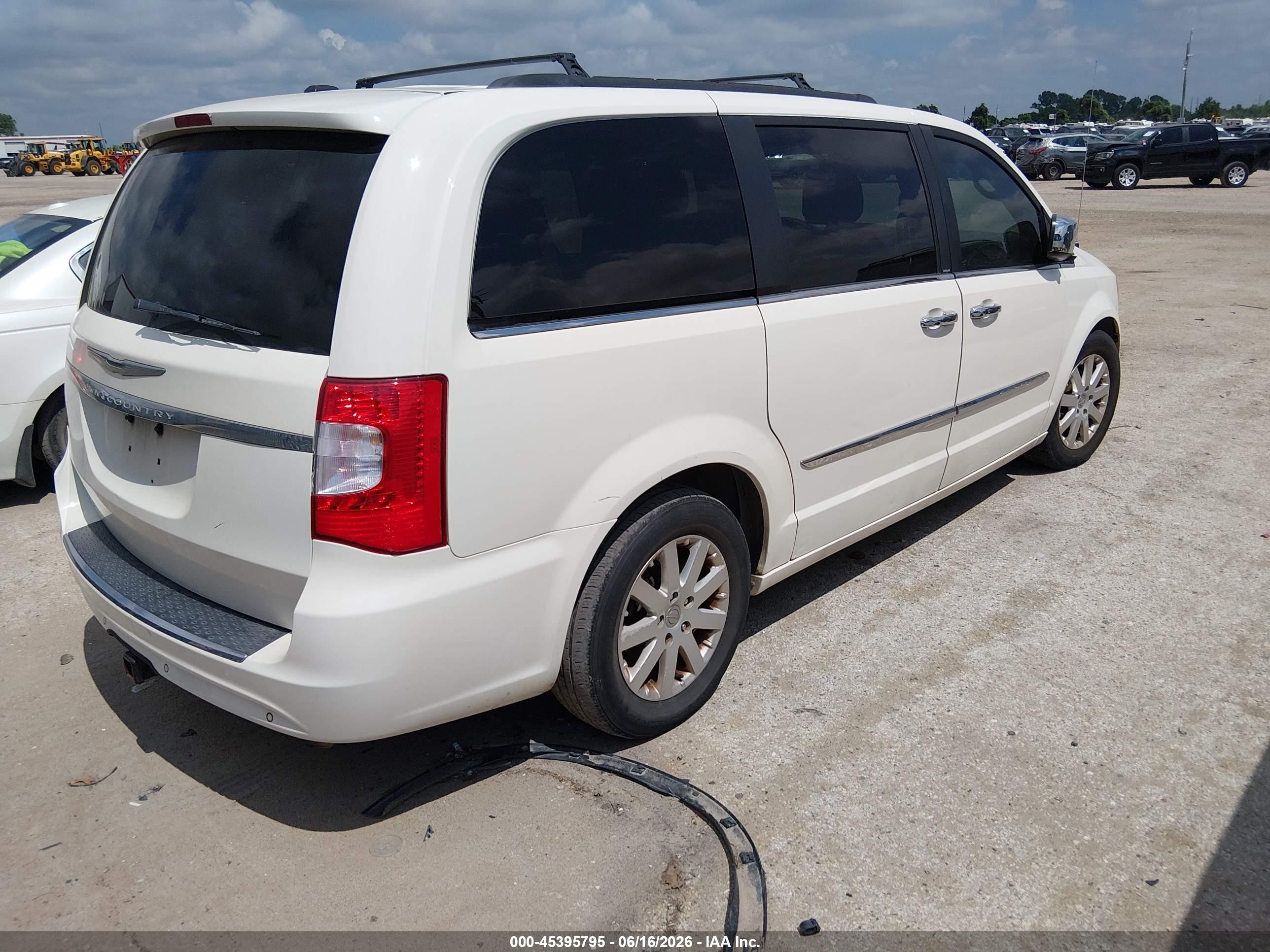 2011 Chrysler Town & Country Touring-l Белый vin: 2A4RR8DG3BR713965
