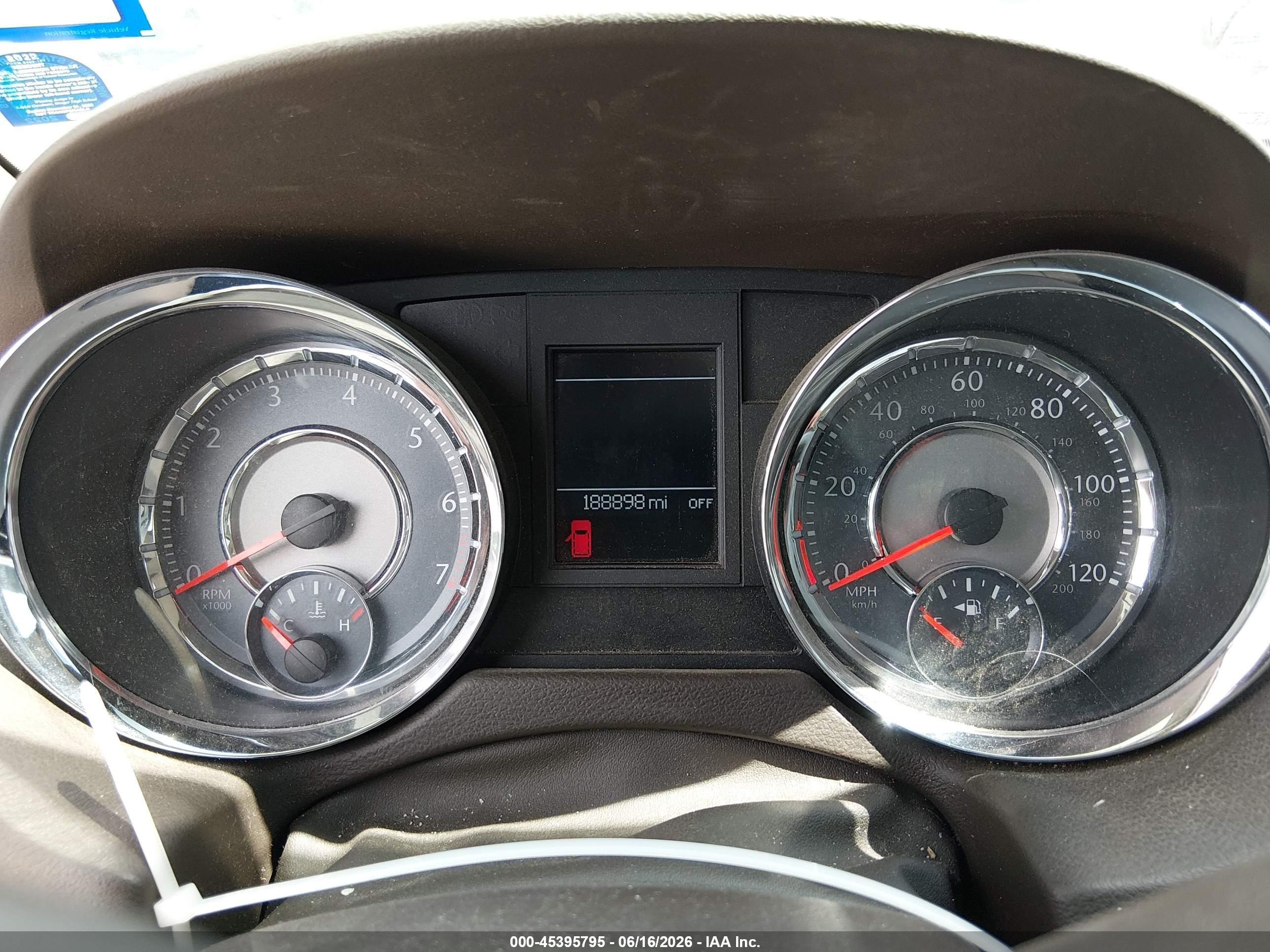 2011 Chrysler Town & Country Touring-l Белый vin: 2A4RR8DG3BR713965
