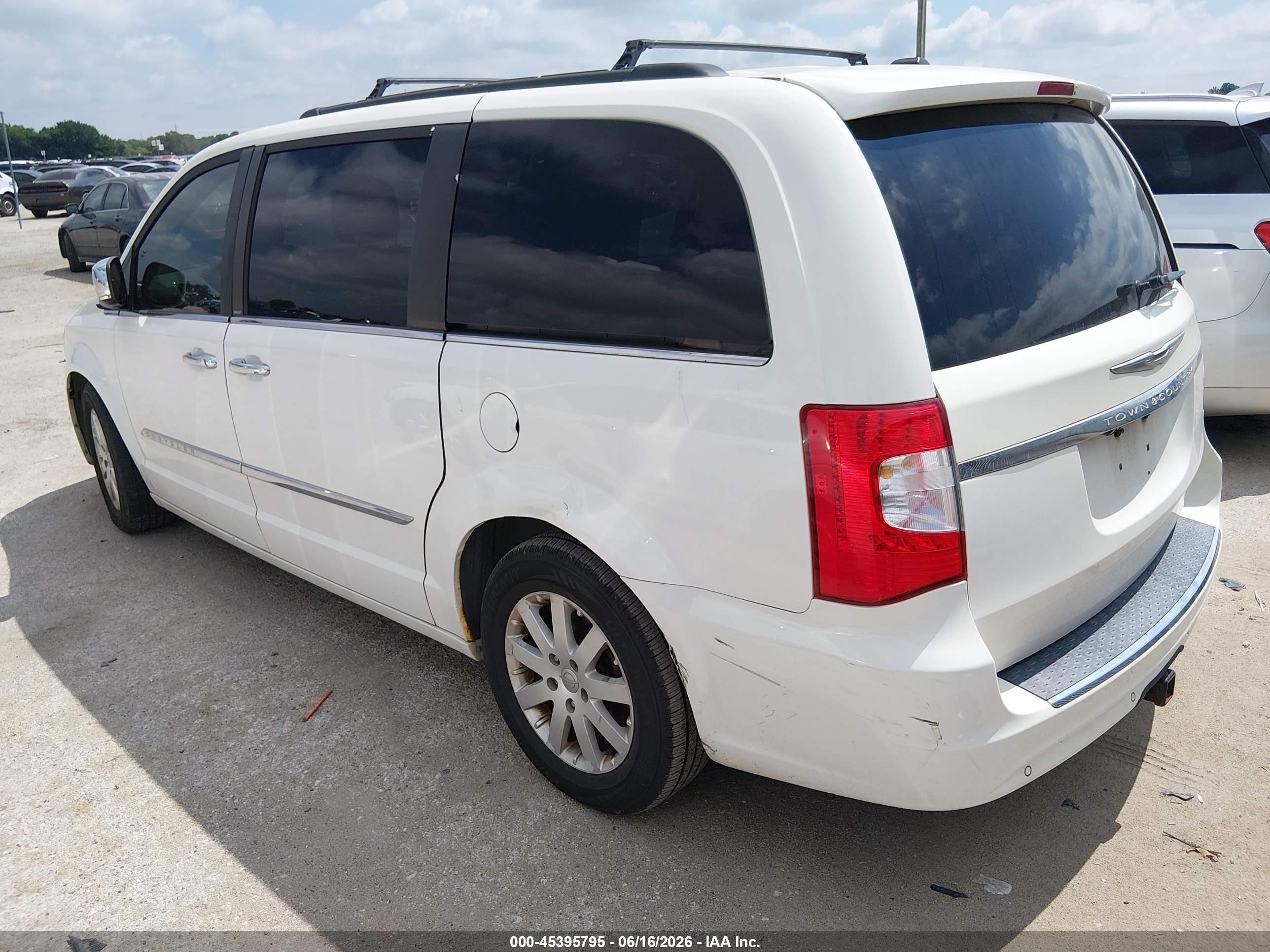 2011 Chrysler Town & Country Touring-l Белый vin: 2A4RR8DG3BR713965