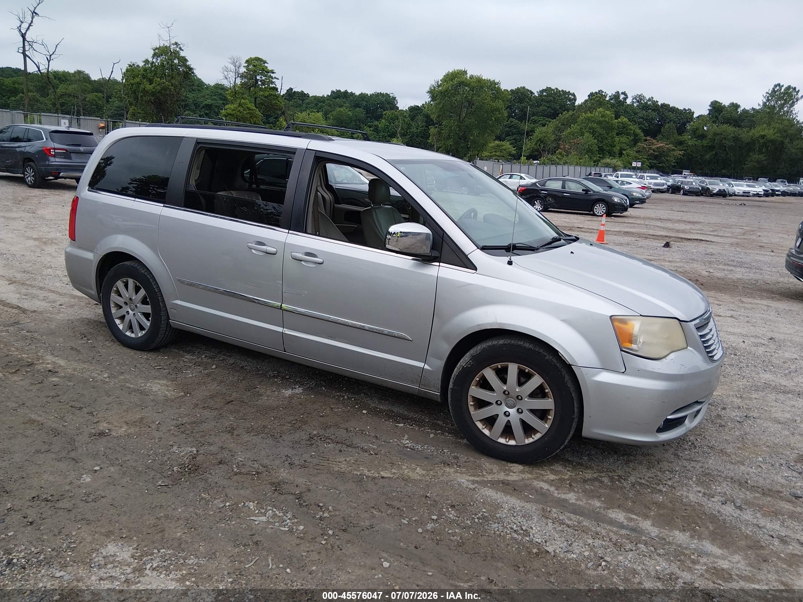 2011 Chrysler Town & Country Touring-l Silver vin: 2A4RR8DG3BR779884