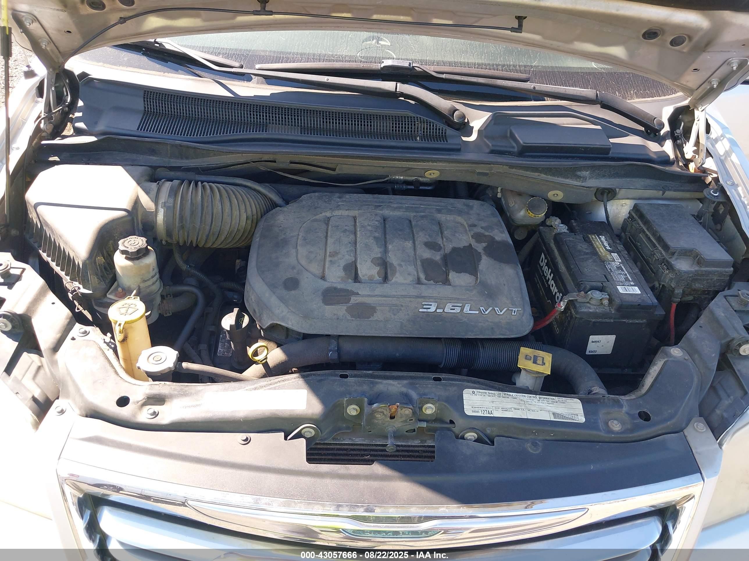 2011 Chrysler Town & Country Touring-l Silver vin: 2A4RR8DG4BR683830