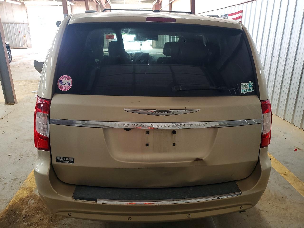 2011 Chrysler Town & Country Touring L Tan vin: 2A4RR8DG4BR688090