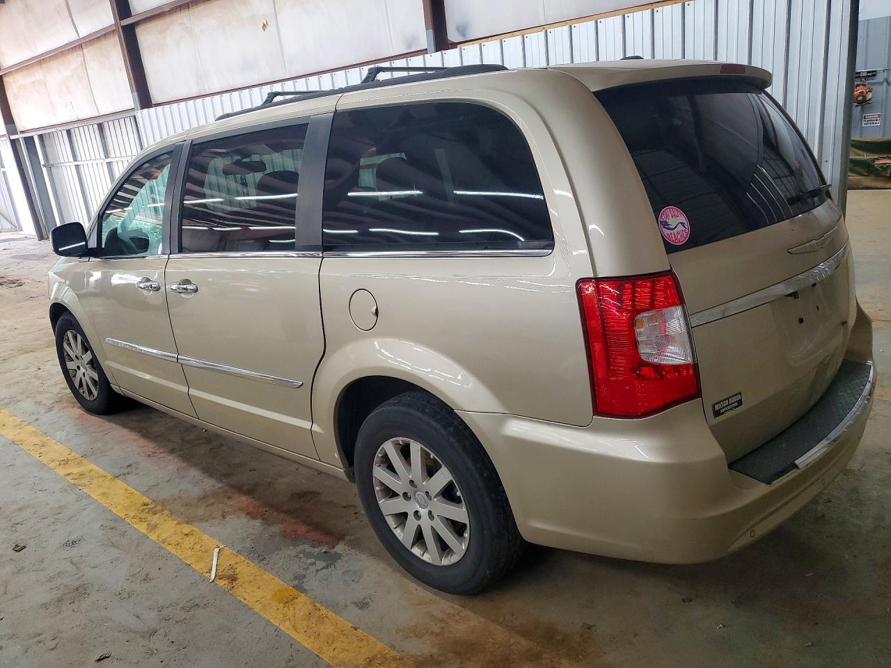 2011 Chrysler Town & Country Touring L Tan vin: 2A4RR8DG4BR688090