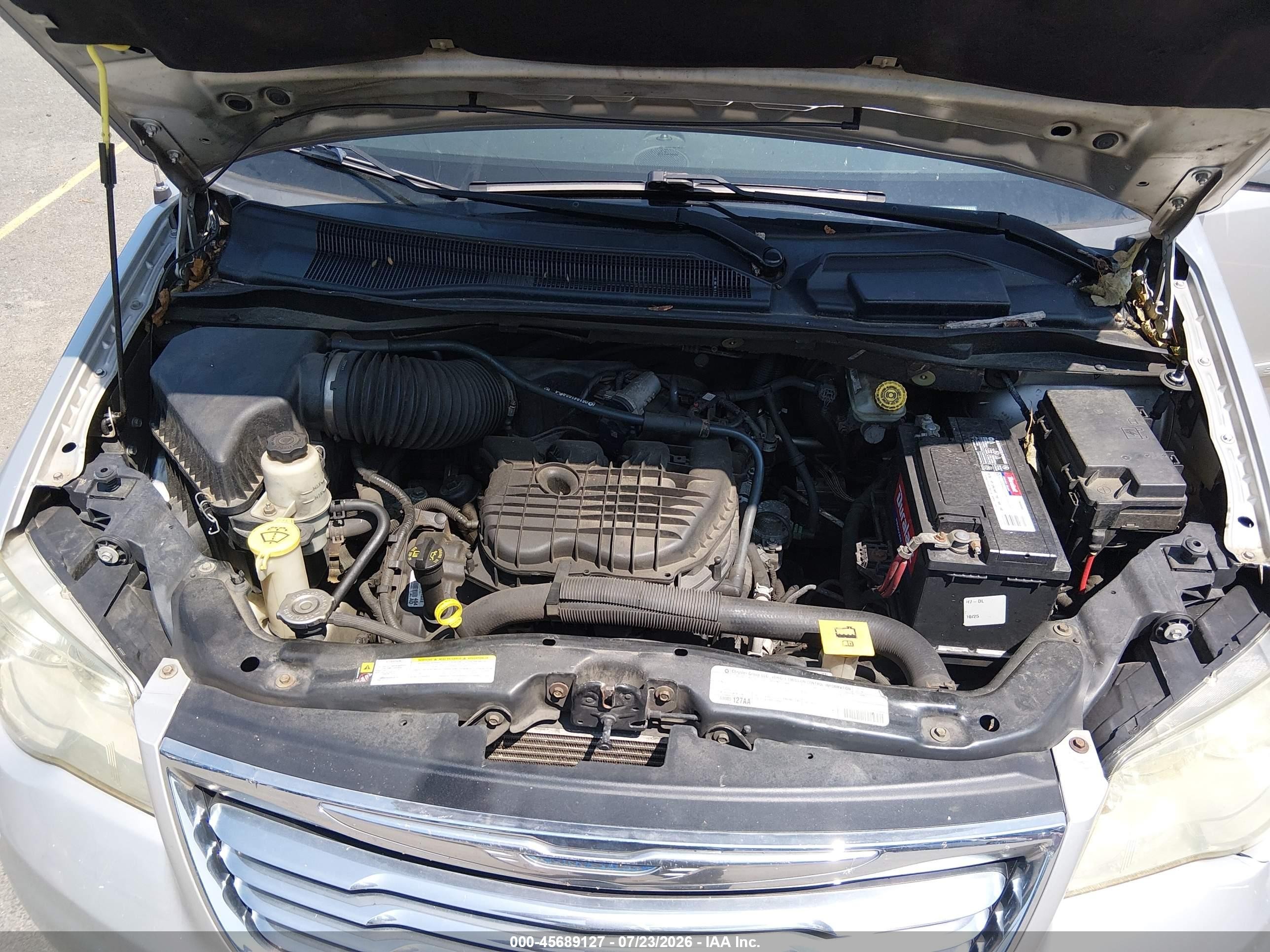 2011 Chrysler Town & Country Touring-l Silver vin: 2A4RR8DG4BR781482