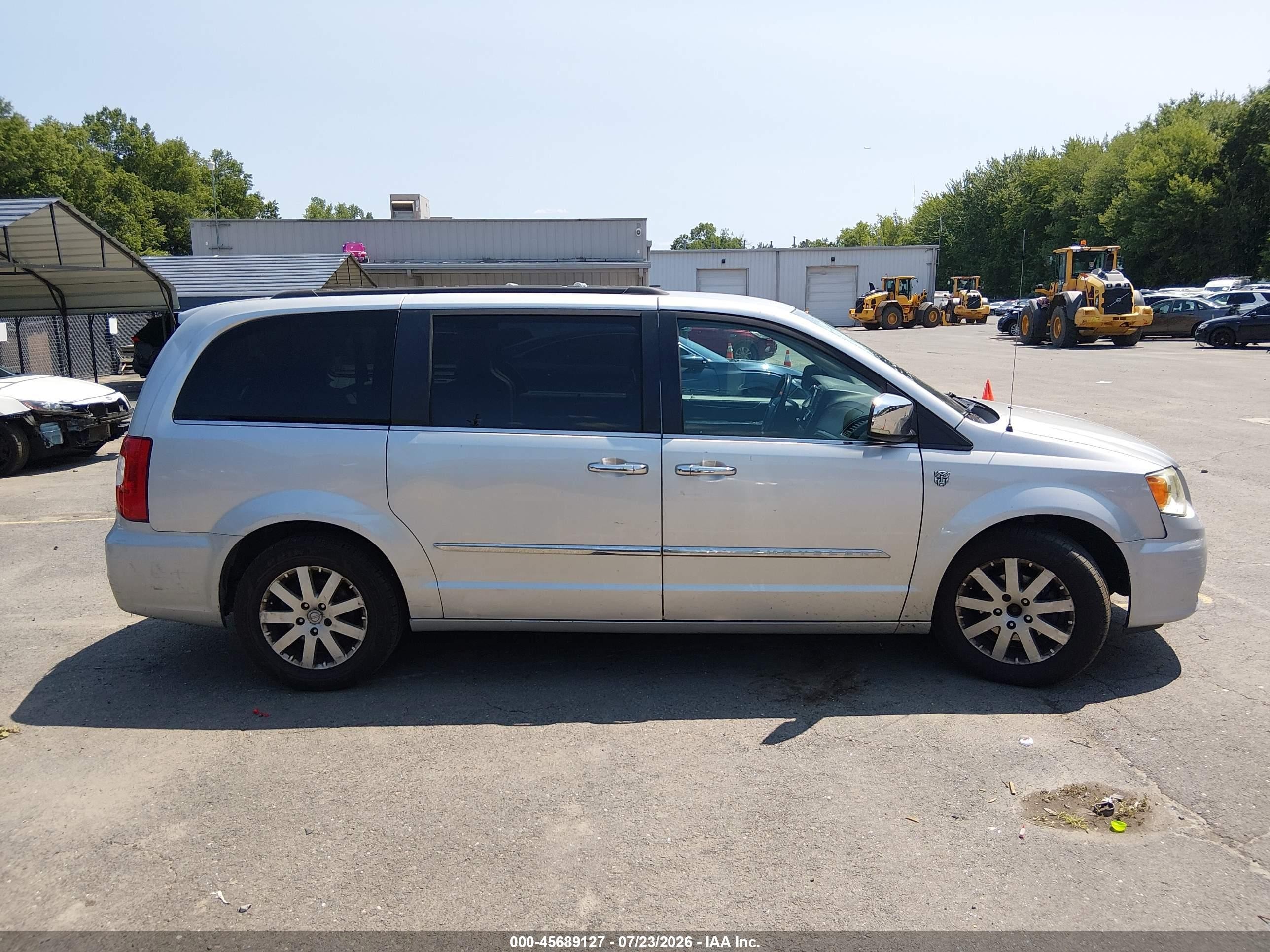 2011 Chrysler Town & Country Touring-l Silver vin: 2A4RR8DG4BR781482