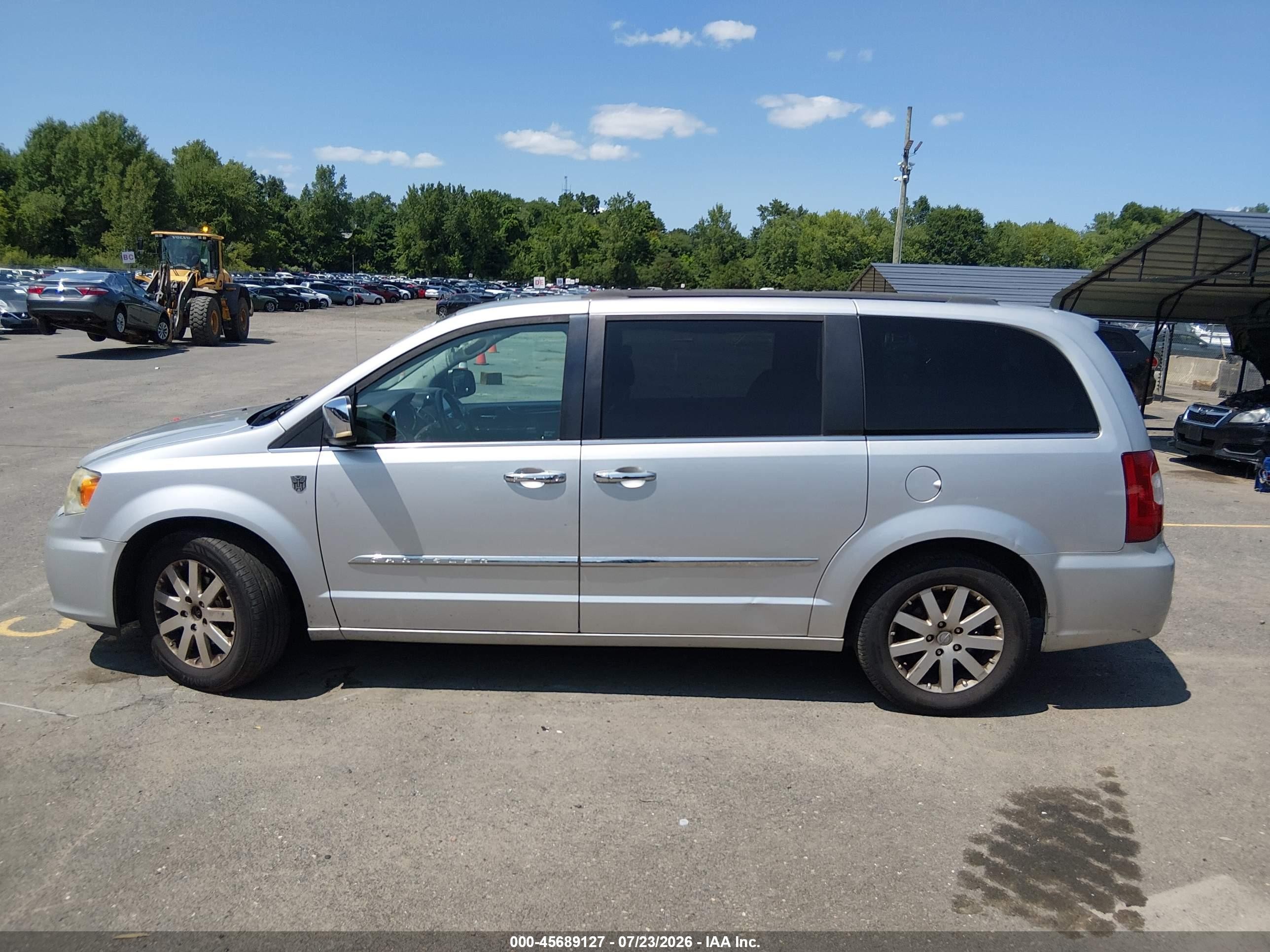 2011 Chrysler Town & Country Touring-l Silver vin: 2A4RR8DG4BR781482