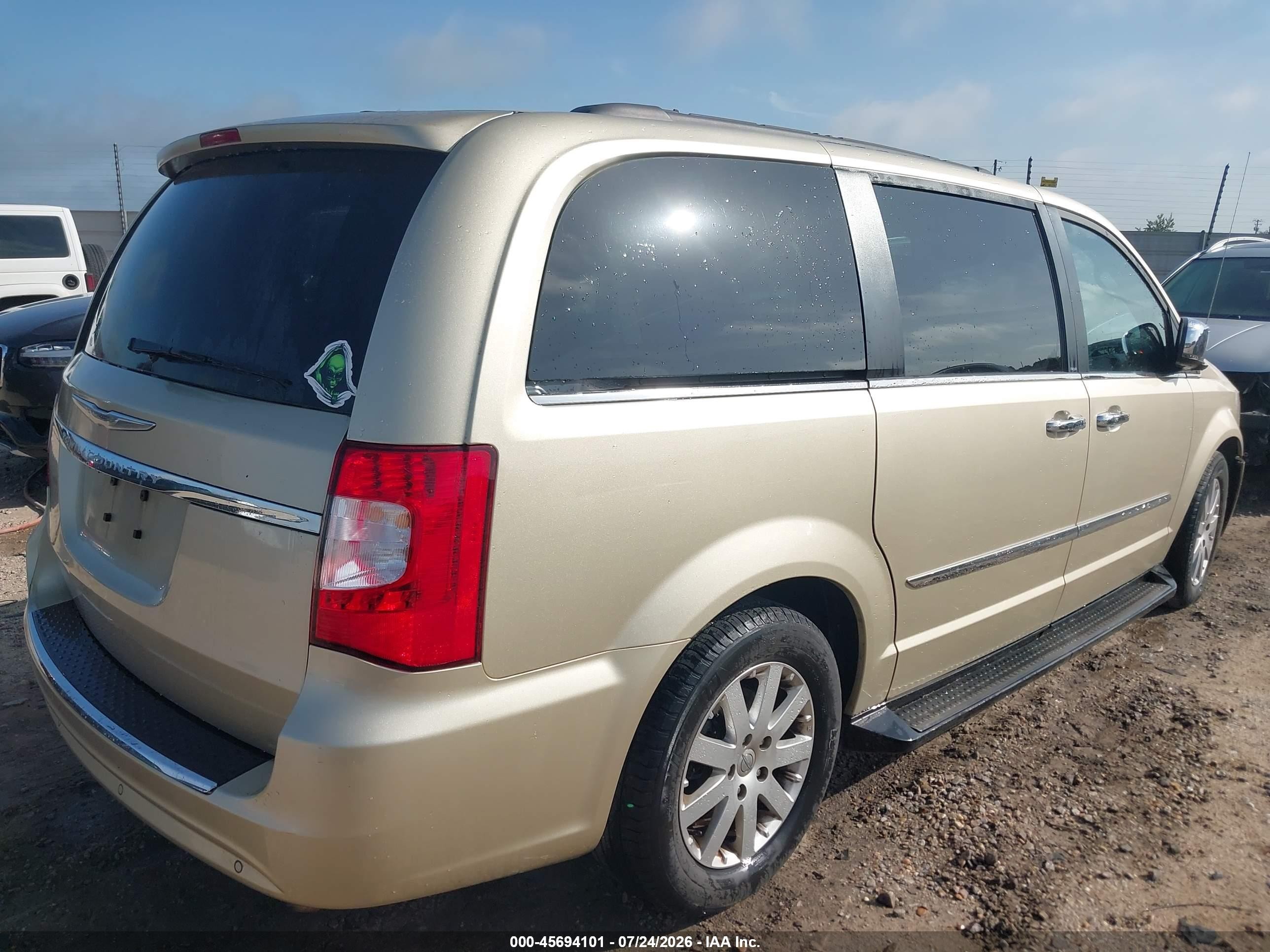 2011 Chrysler Town & Country Touring-l Tan vin: 2A4RR8DG5BR758129