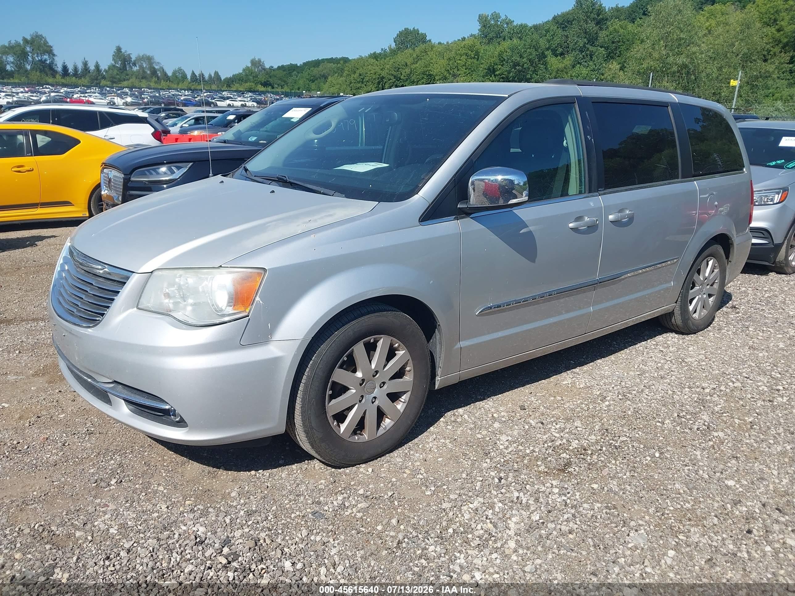 2011 Chrysler Town & Country Touring-l Silver vin: 2A4RR8DG6BR682131