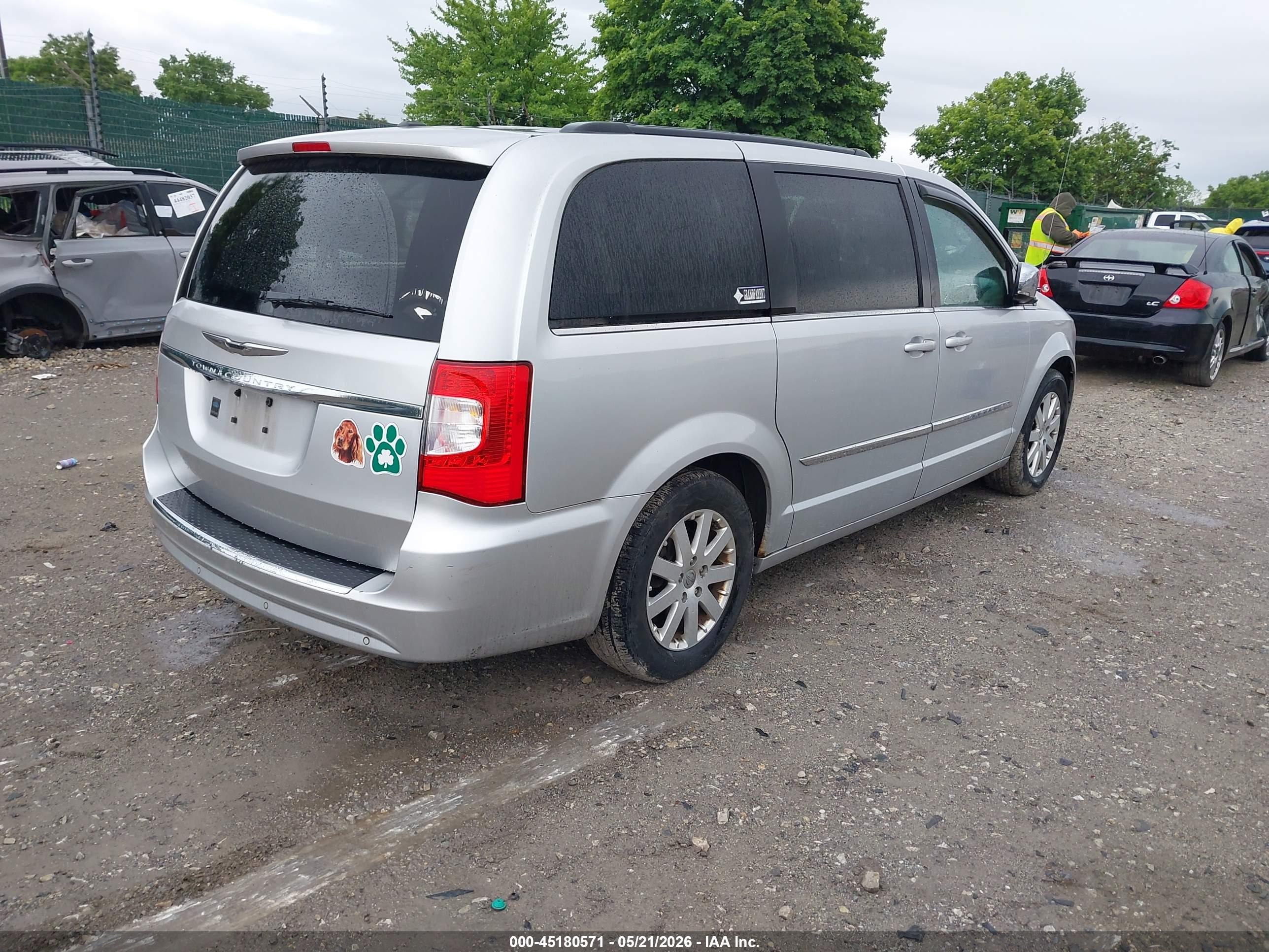 2011 Chrysler Town & Country Touring-l Серебряный vin: 2A4RR8DG7BR614971