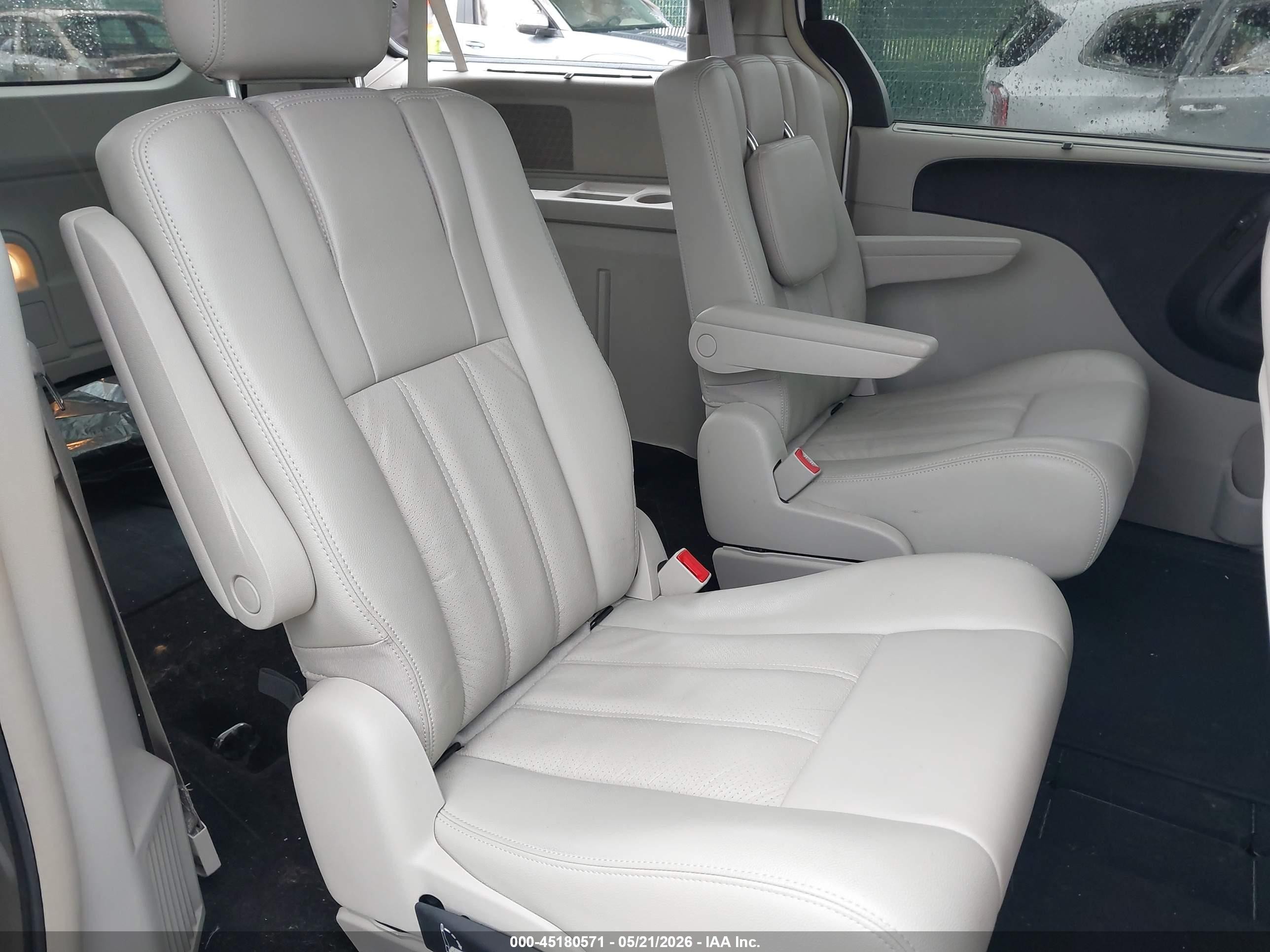 2011 Chrysler Town & Country Touring-l Серебряный vin: 2A4RR8DG7BR614971