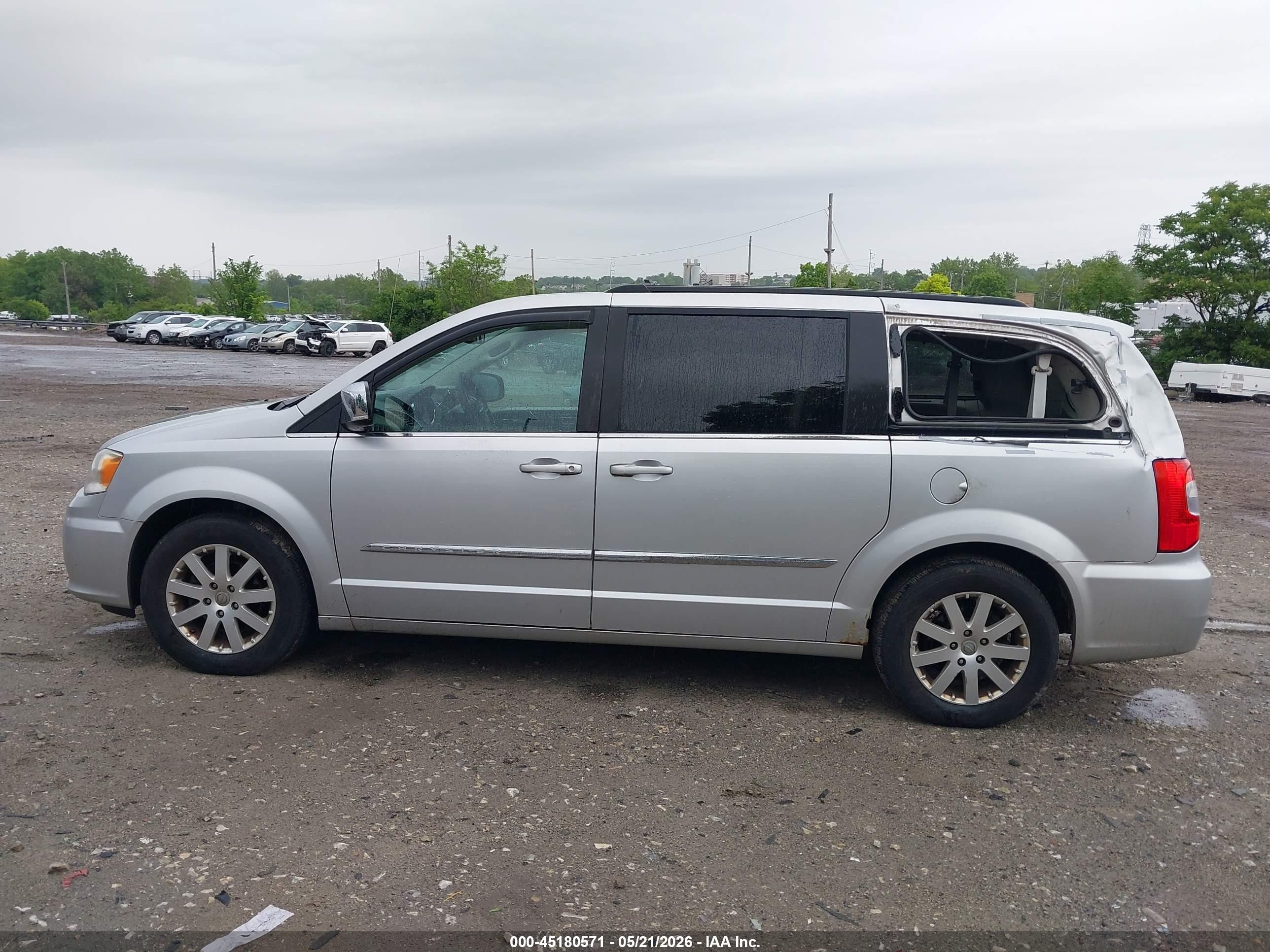2011 Chrysler Town & Country Touring-l Серебряный vin: 2A4RR8DG7BR614971