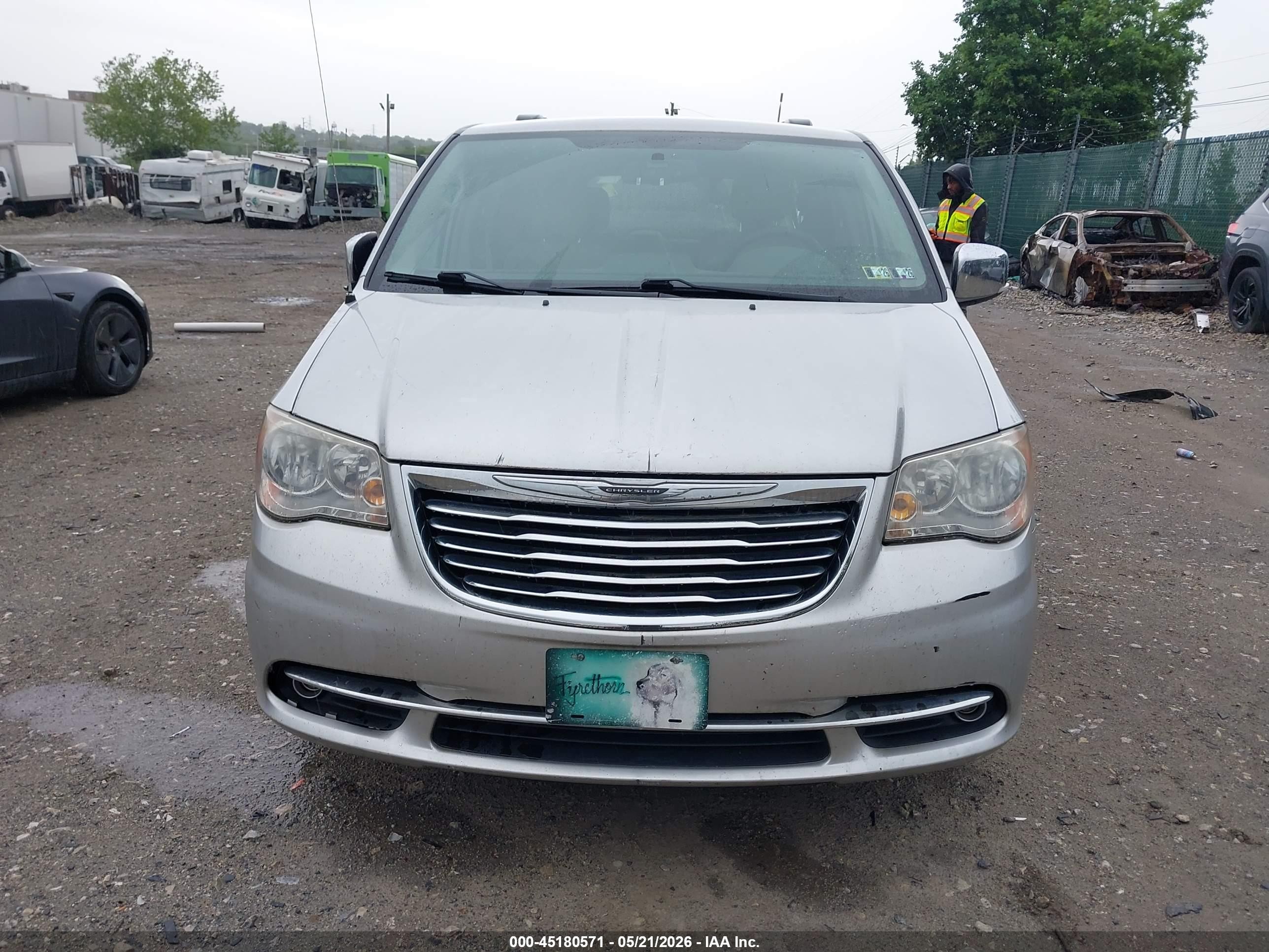 2011 Chrysler Town & Country Touring-l Серебряный vin: 2A4RR8DG7BR614971