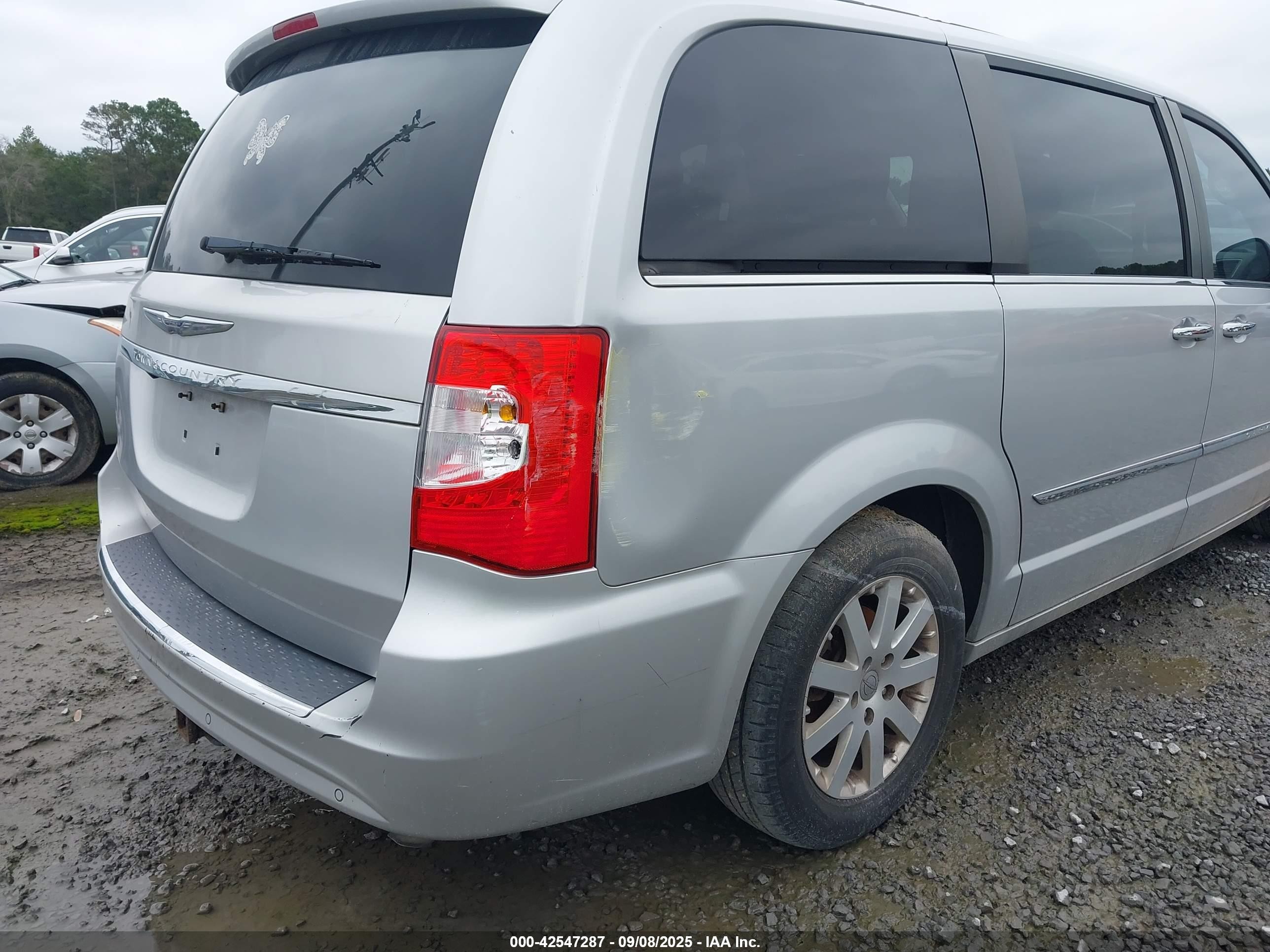 2011 Chrysler Town & Country Touring-l Серебряный vin: 2A4RR8DG7BR631558