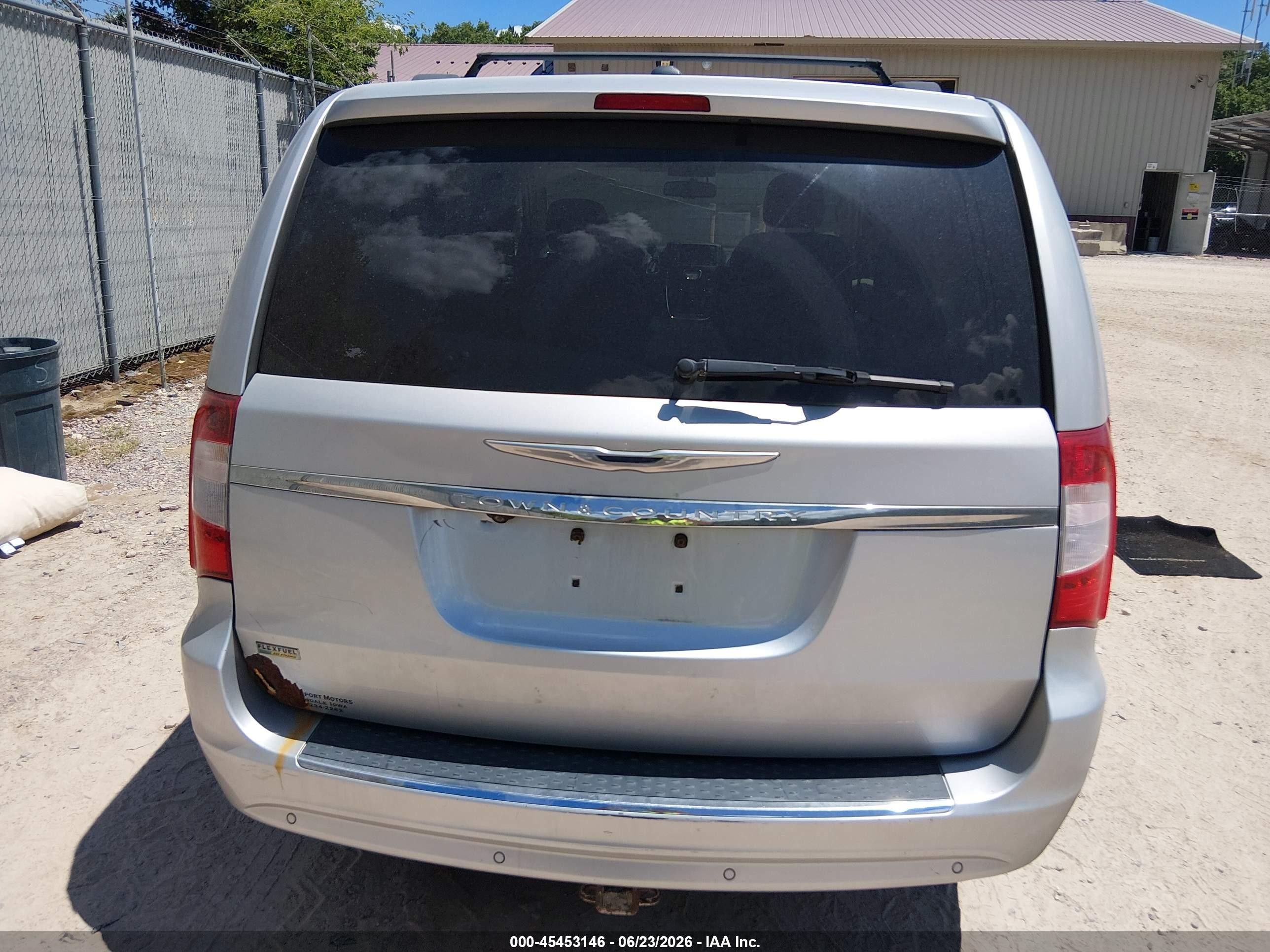 2011 Chrysler Town & Country Touring-l Silver vin: 2A4RR8DG7BR703116